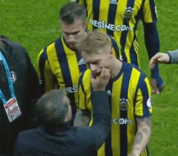 Senol Gunes Simon Kjaer NO HP