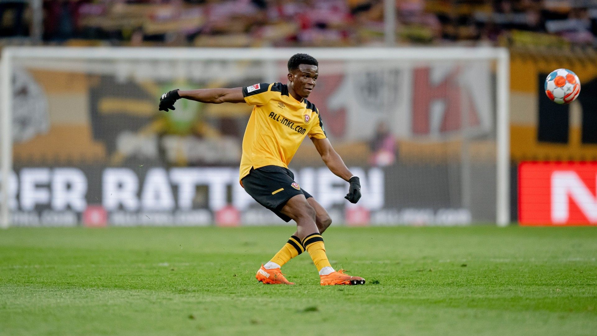 Michael Akoto of Dresden