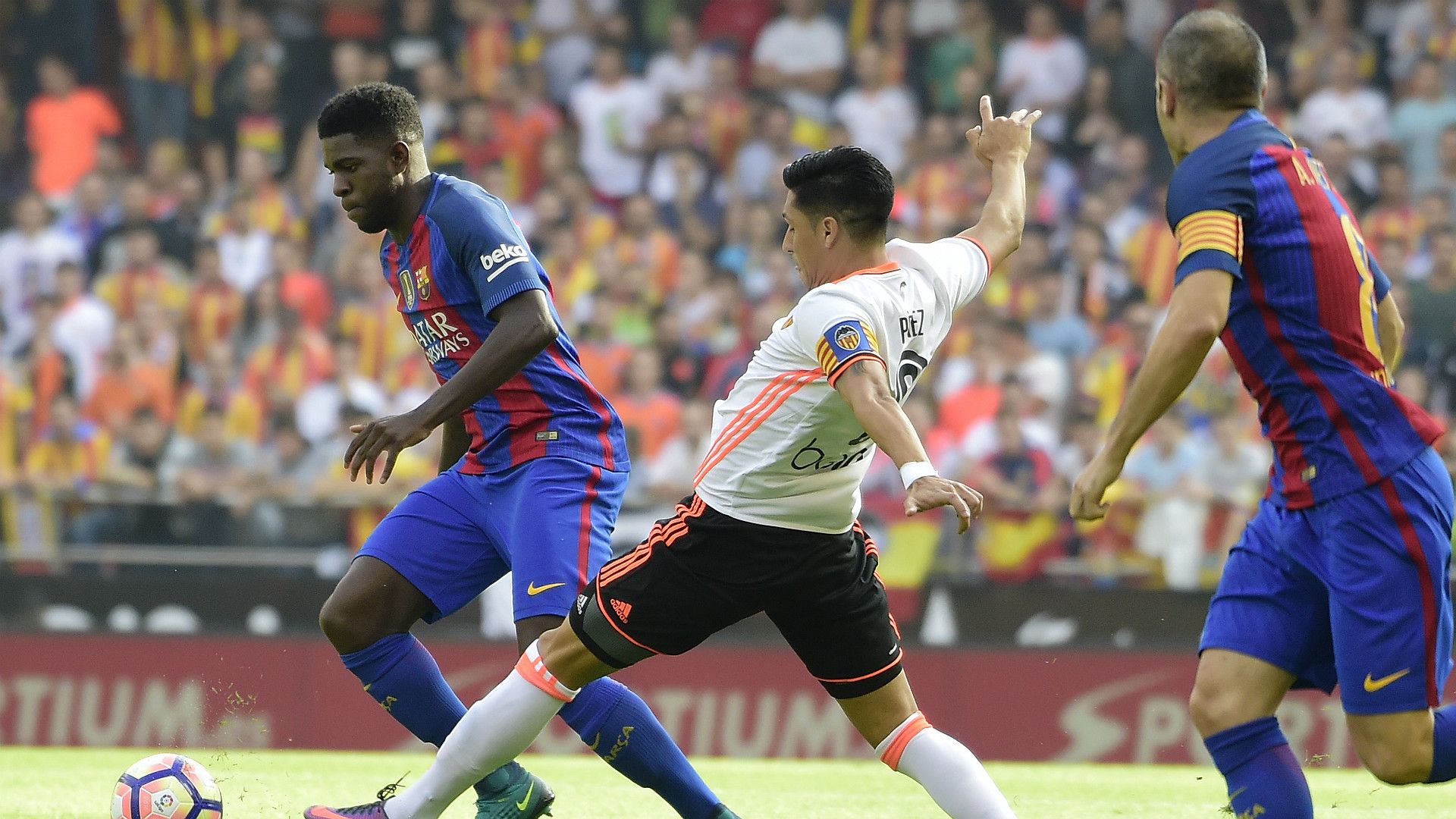 Samuel Umtiti Enzo Perez Valencia Barcelona 22102016