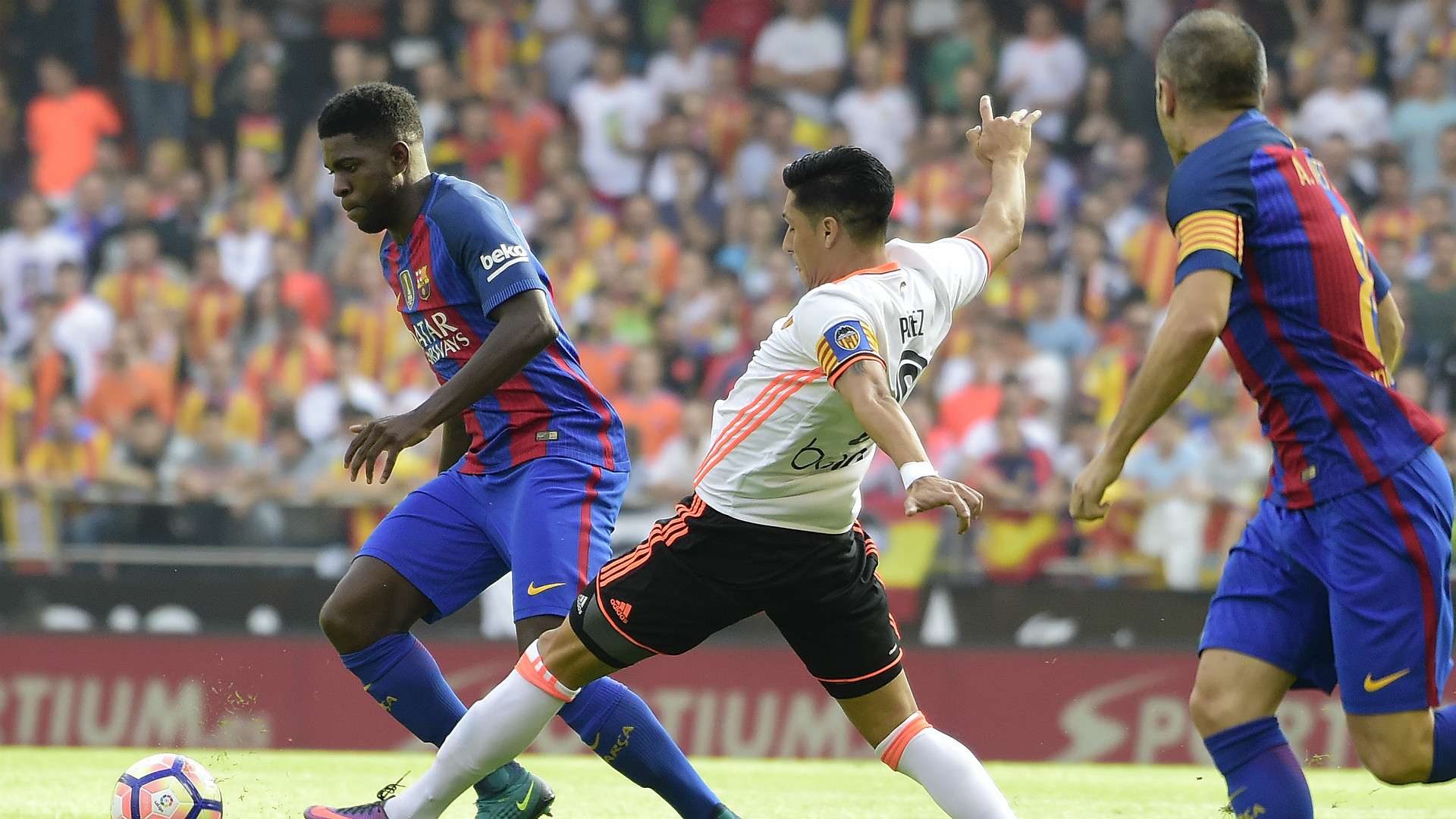 Samuel Umtiti Enzo Perez Valencia Barcelona 22102016