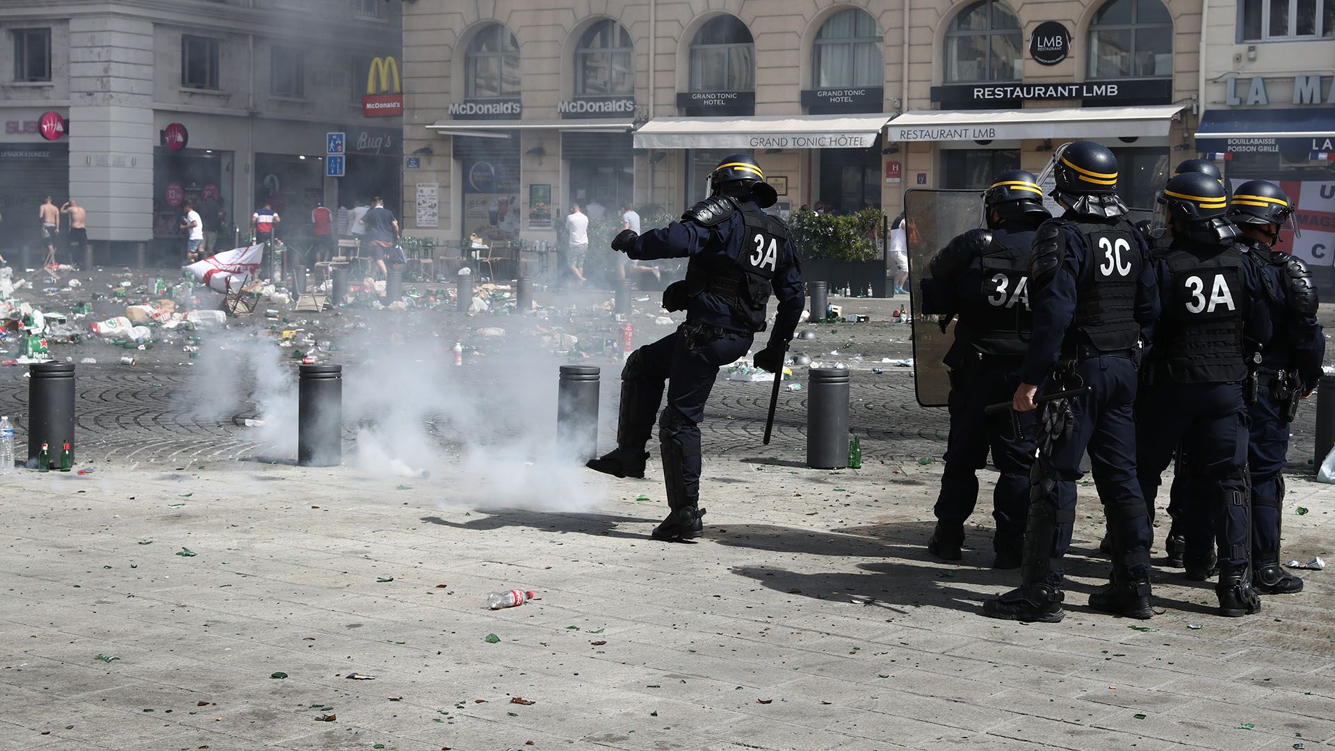 English Russia violence in Marseille
