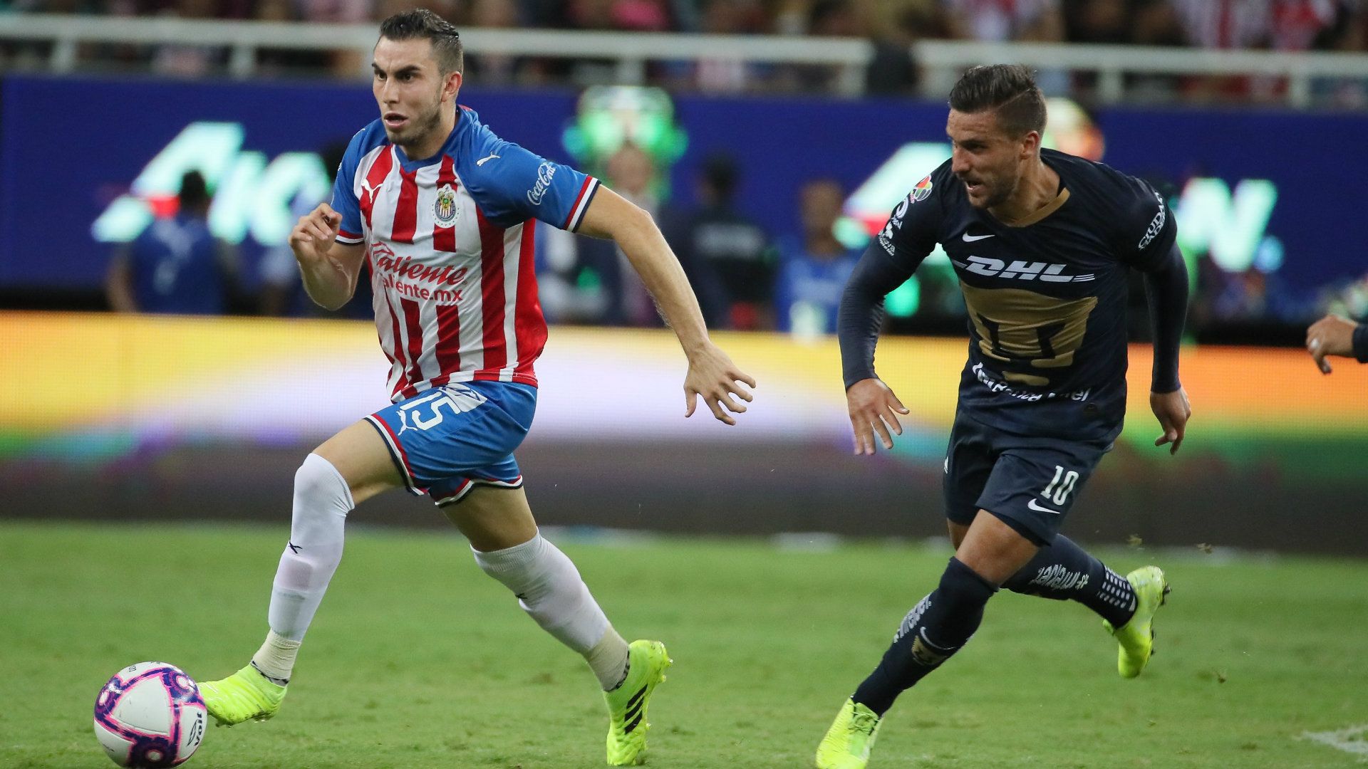 Alejandro Mayorga Andrés Iniestra Chivas vs Pumas Apertura 2019