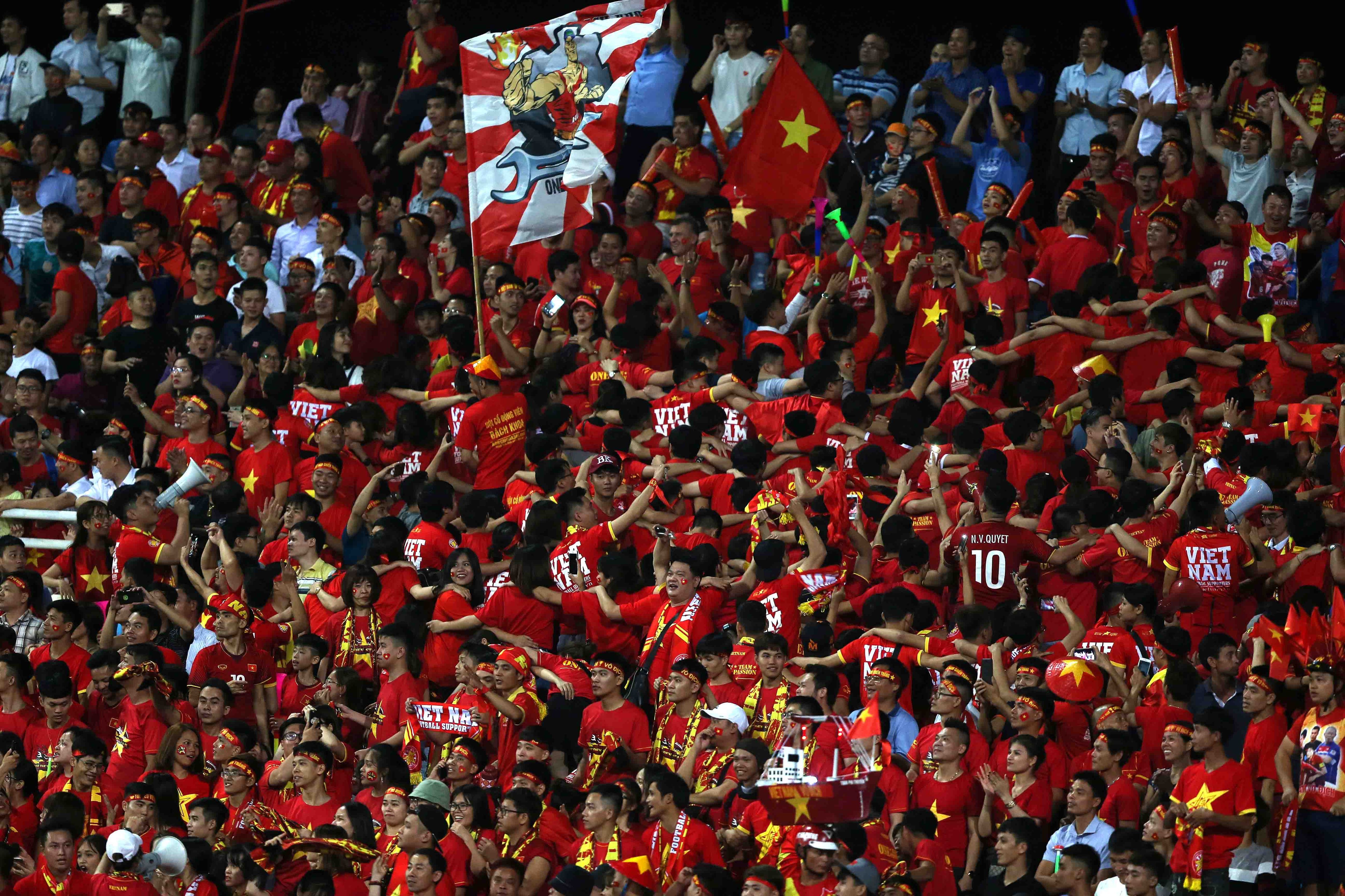 CĐV Việt Nam AFF Cup