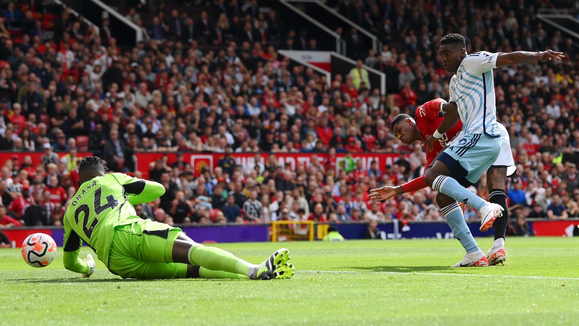 Andre Onana Taiwo Awoniyi Manchester United Nottingham Forest 2023-24