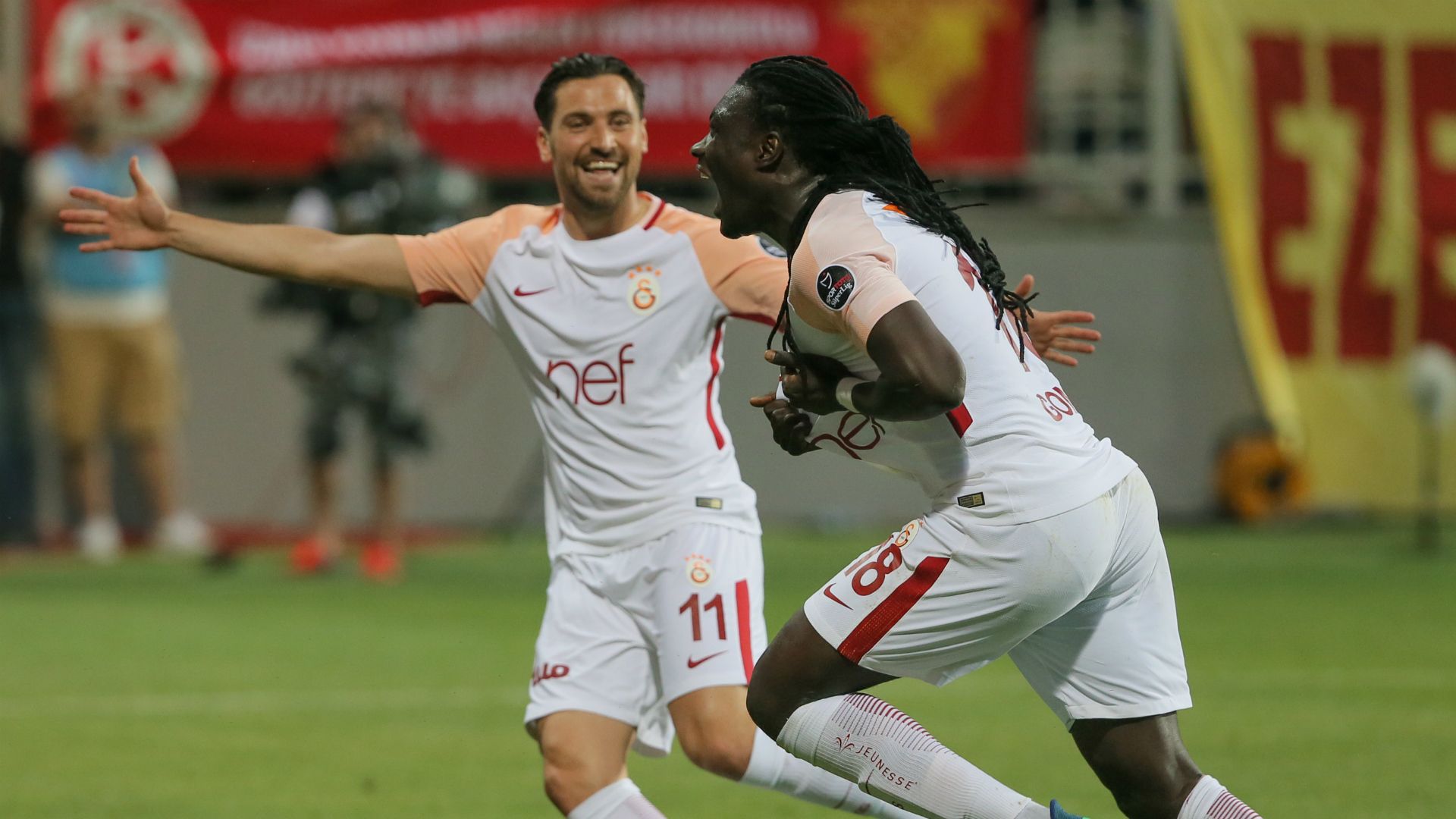 Galatasaray celebration Bafetimbi Gomis 05192018