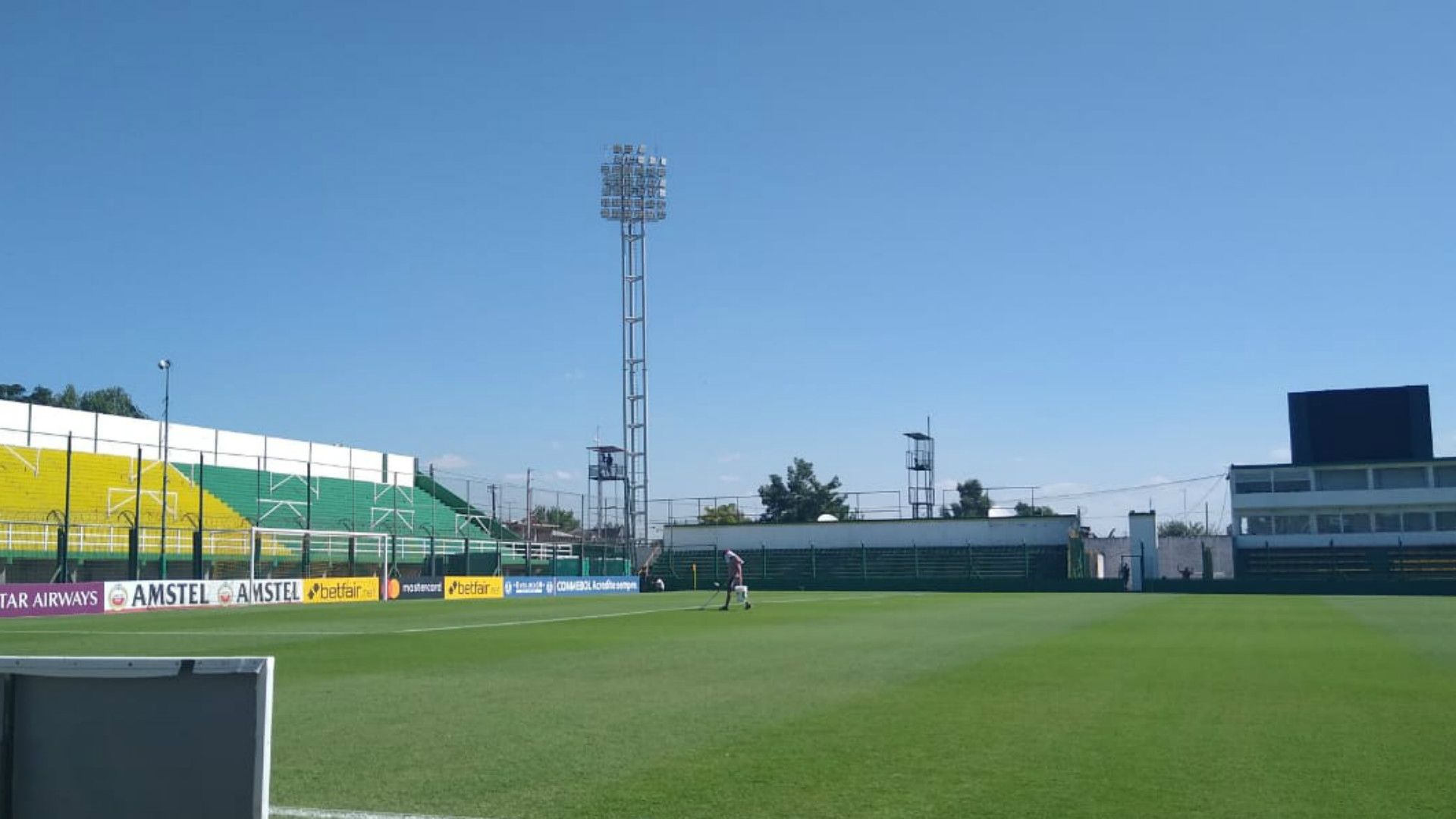 Estadio Norberto Tito Tomaghello Defensa y Justicia