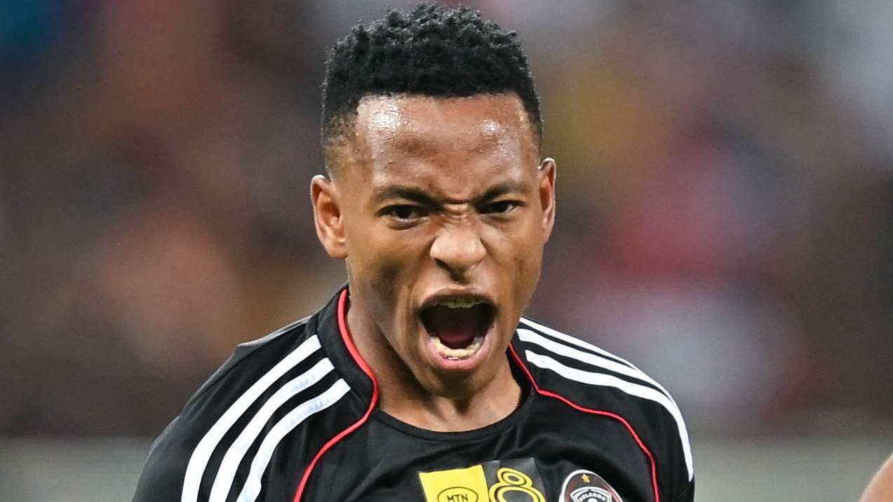 Relebohile Mofokeng and Evidence Makgopa of Orlando Pirates