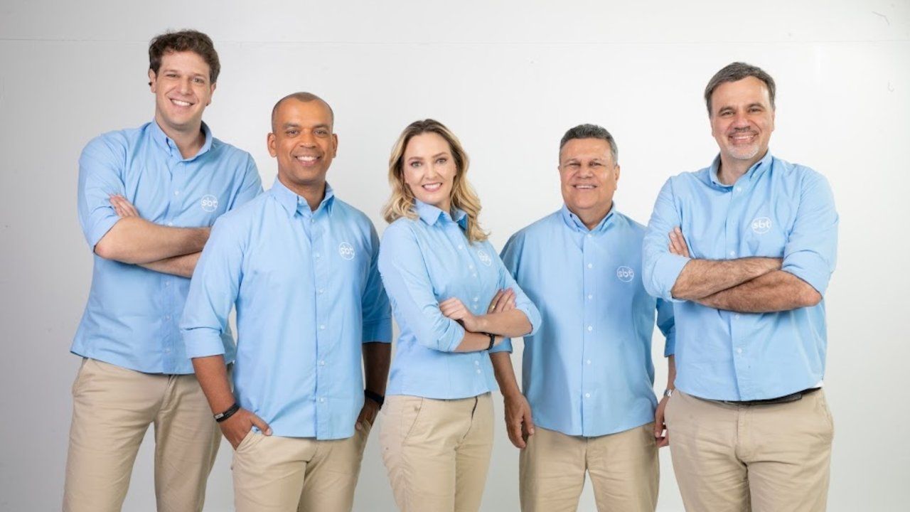 Equipe de transmissão do SBT na Champions League 2022/23: Fred Ring, Luiz Alano, Nadine Basttos, Téo José e Mauro Beting
