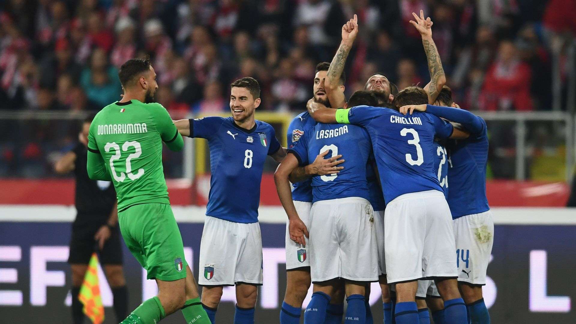 Italy celebrates Cristiano Biraghi vs. Poland