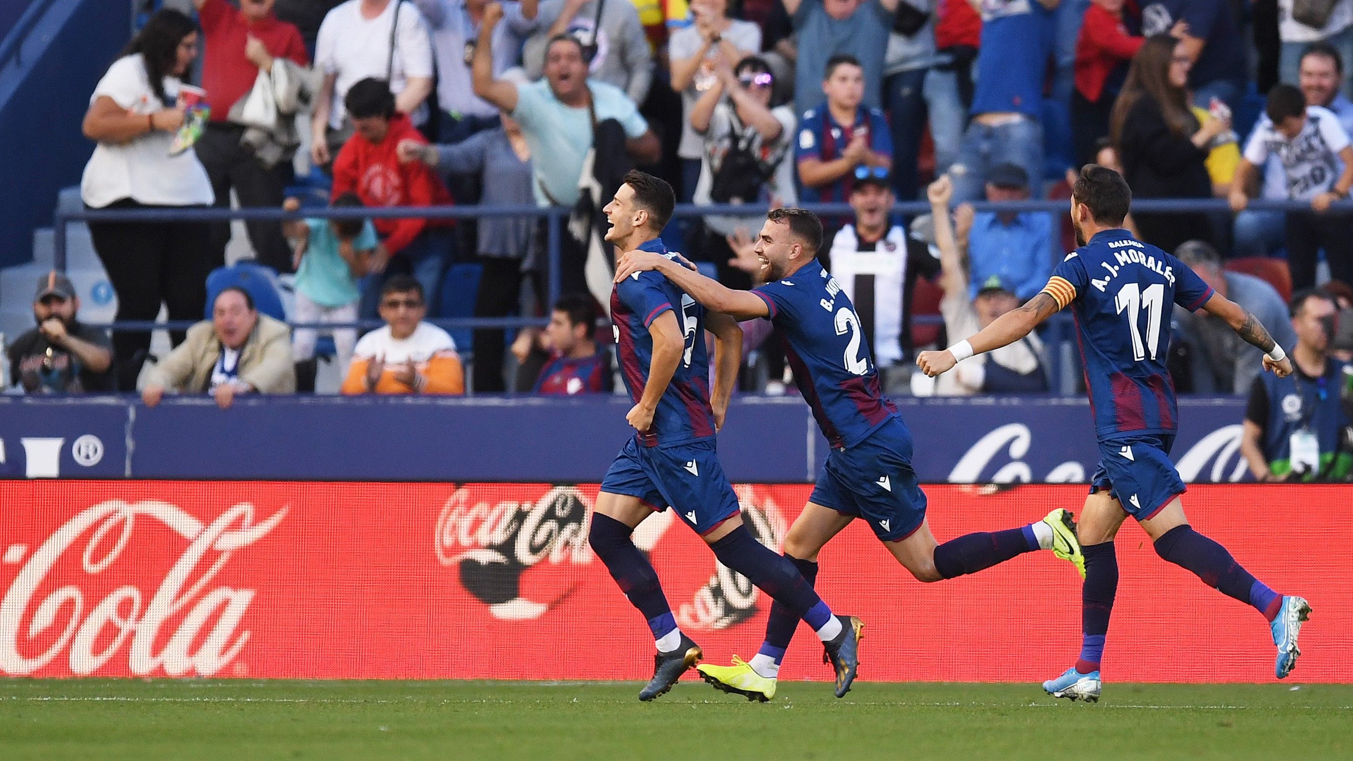 Nemanja Radoja Levante Barcelona LaLiga 02112019