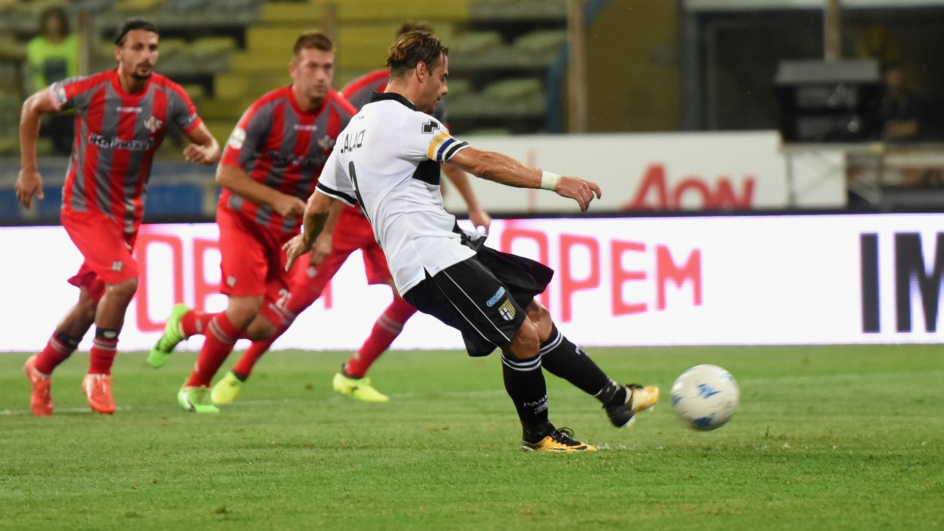 Emanuele Calaiò Parma Cremonese Serie B 08252017