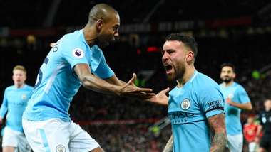 Fernandinho Otamendi Manchester United Manchester City Premier League 10122017