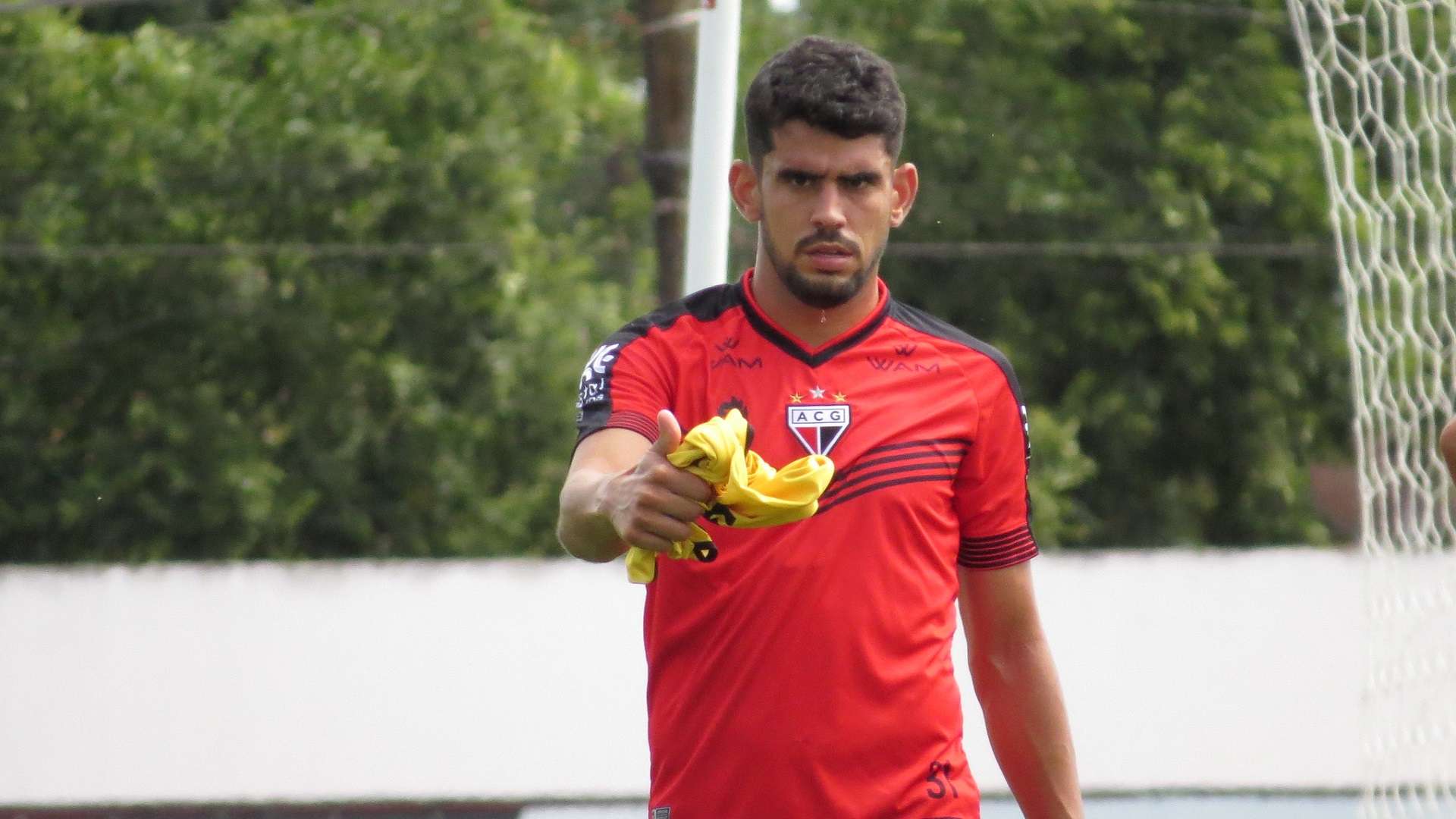 زي روبرتو مهاجم بني ياس