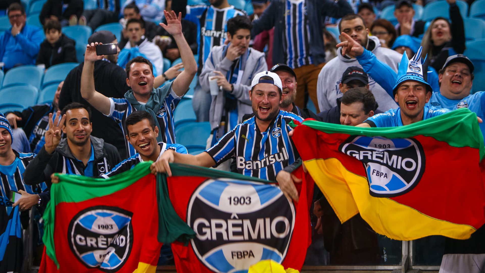 Torcida Gremio Cruzeiro Copa do Brasil 16082017