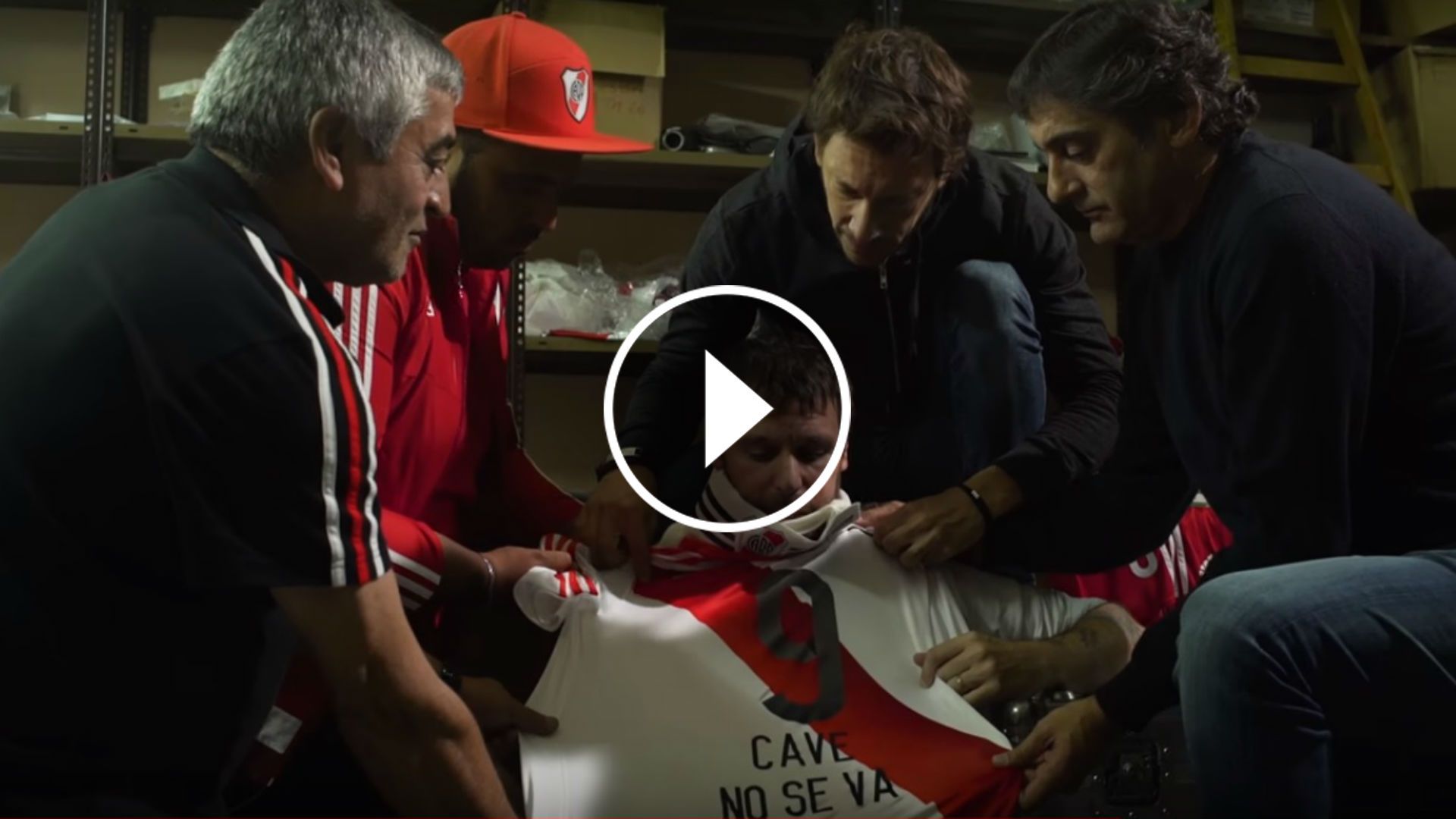 VIDEO PLAY Despedida Cavenaghi despedida 27062017