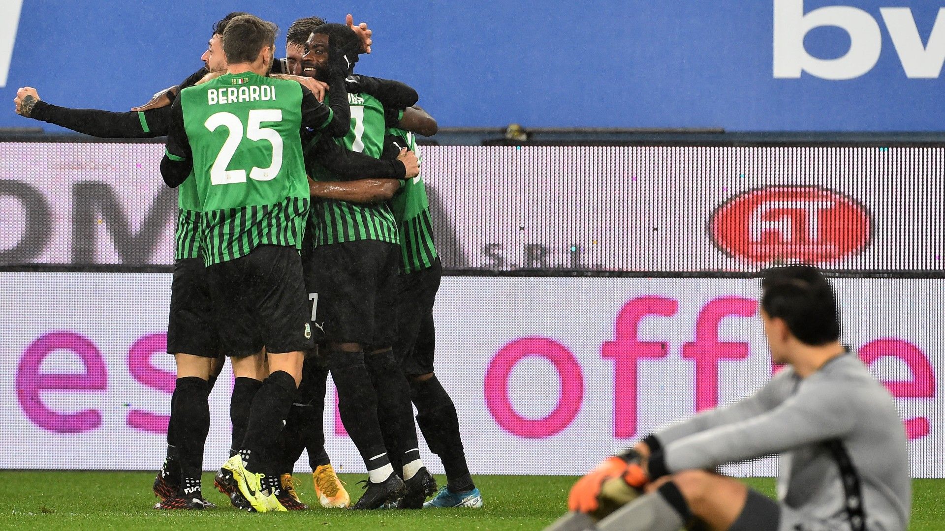 Sassuolo celebrating - Serie A 2020/21