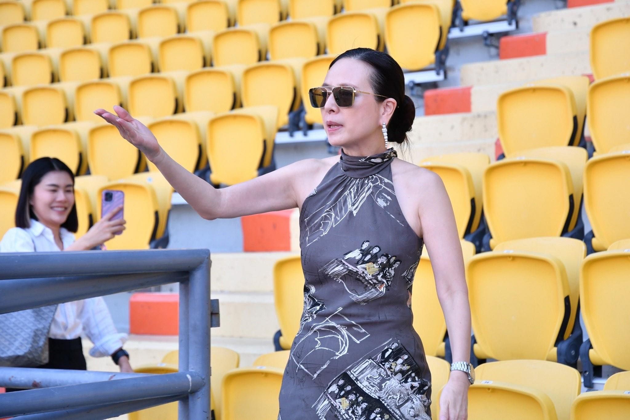 นวลพรรณ ล่ำซำ