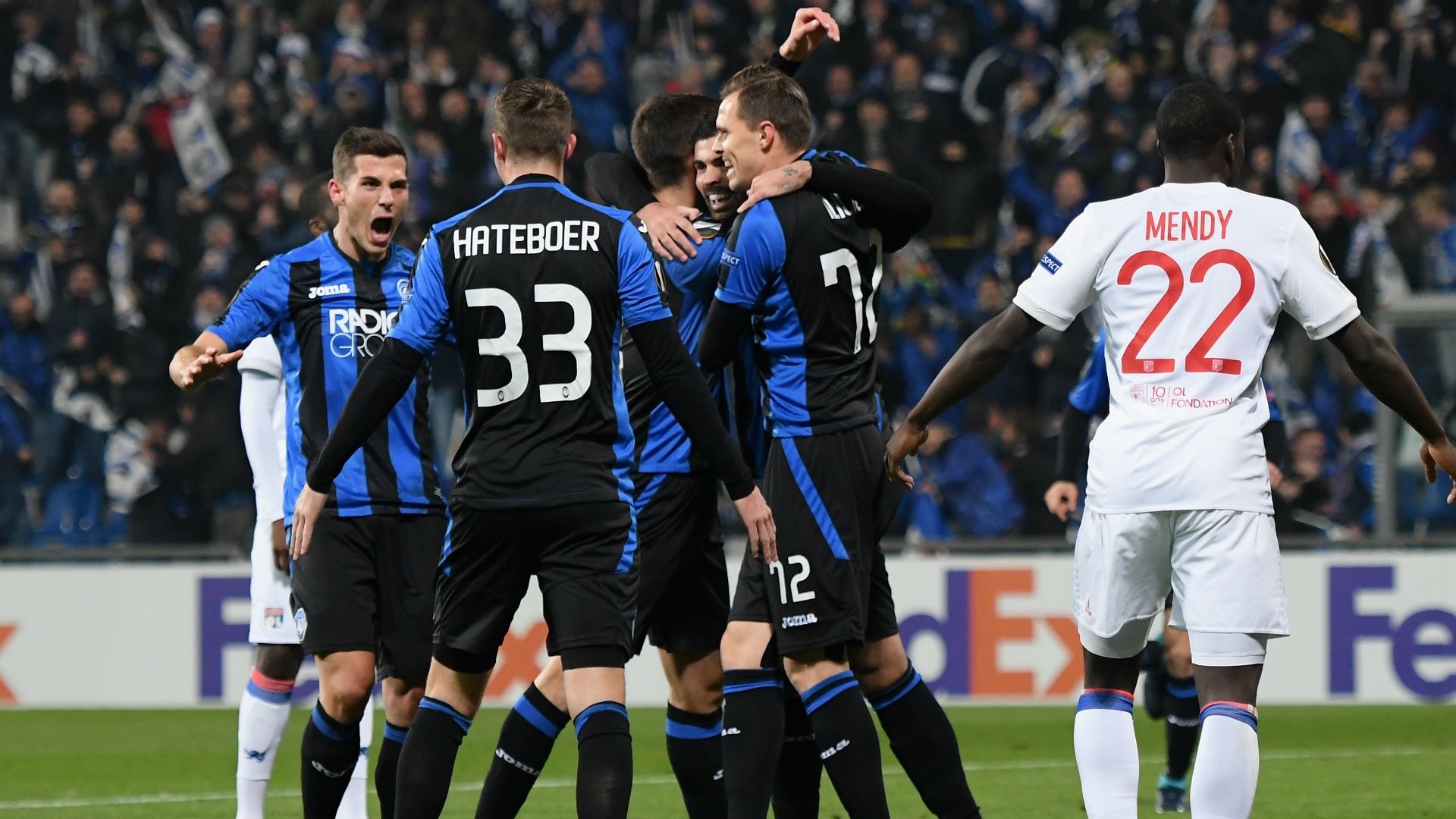 Atalanta celebrating Atalanta Lione Europa League