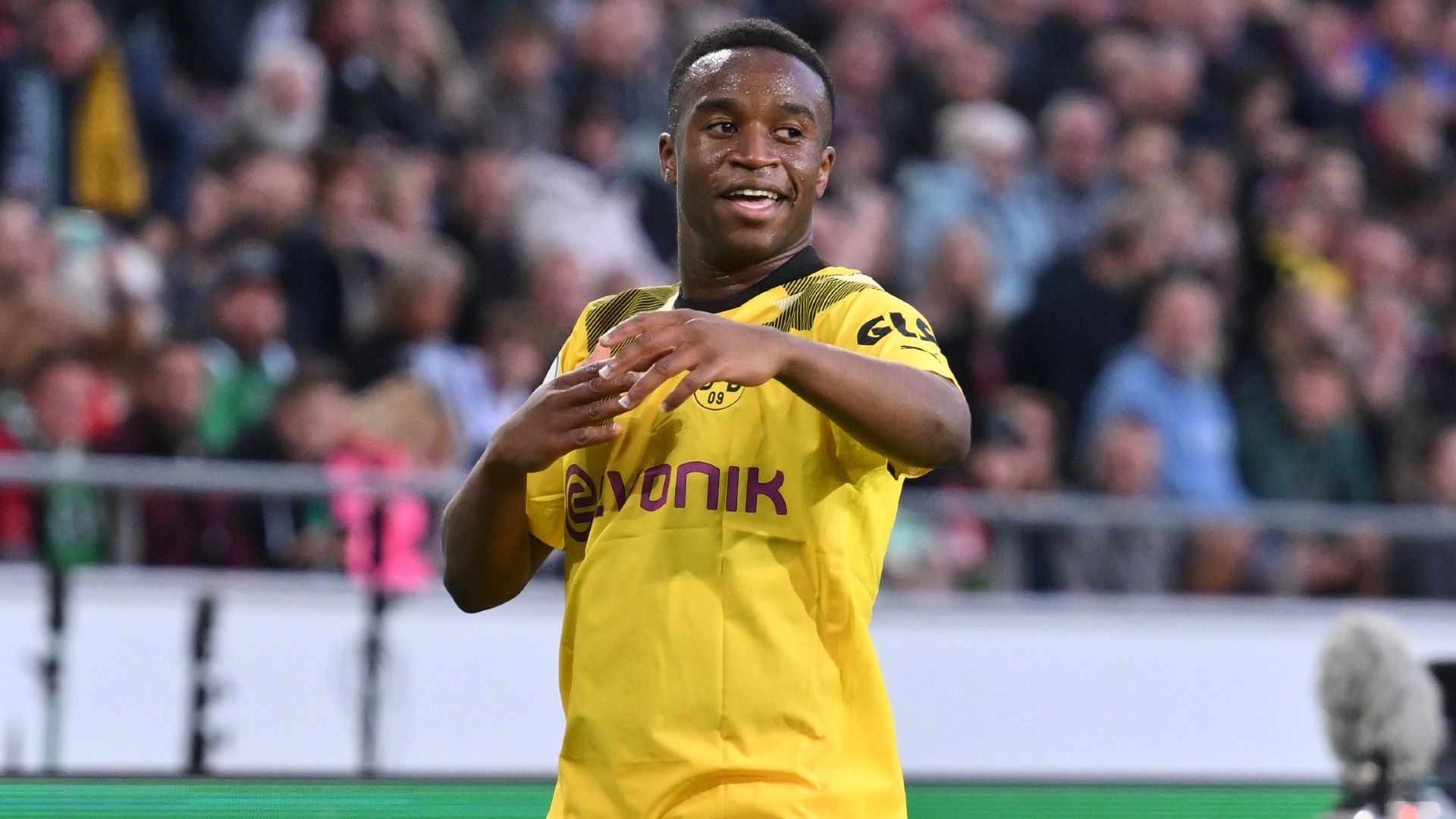 Youssoufa Moukoko Borussia Dortmund 2022
