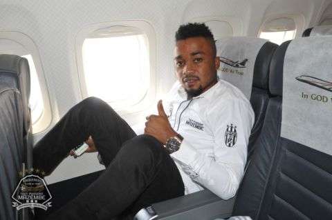 جلادسون أواكو