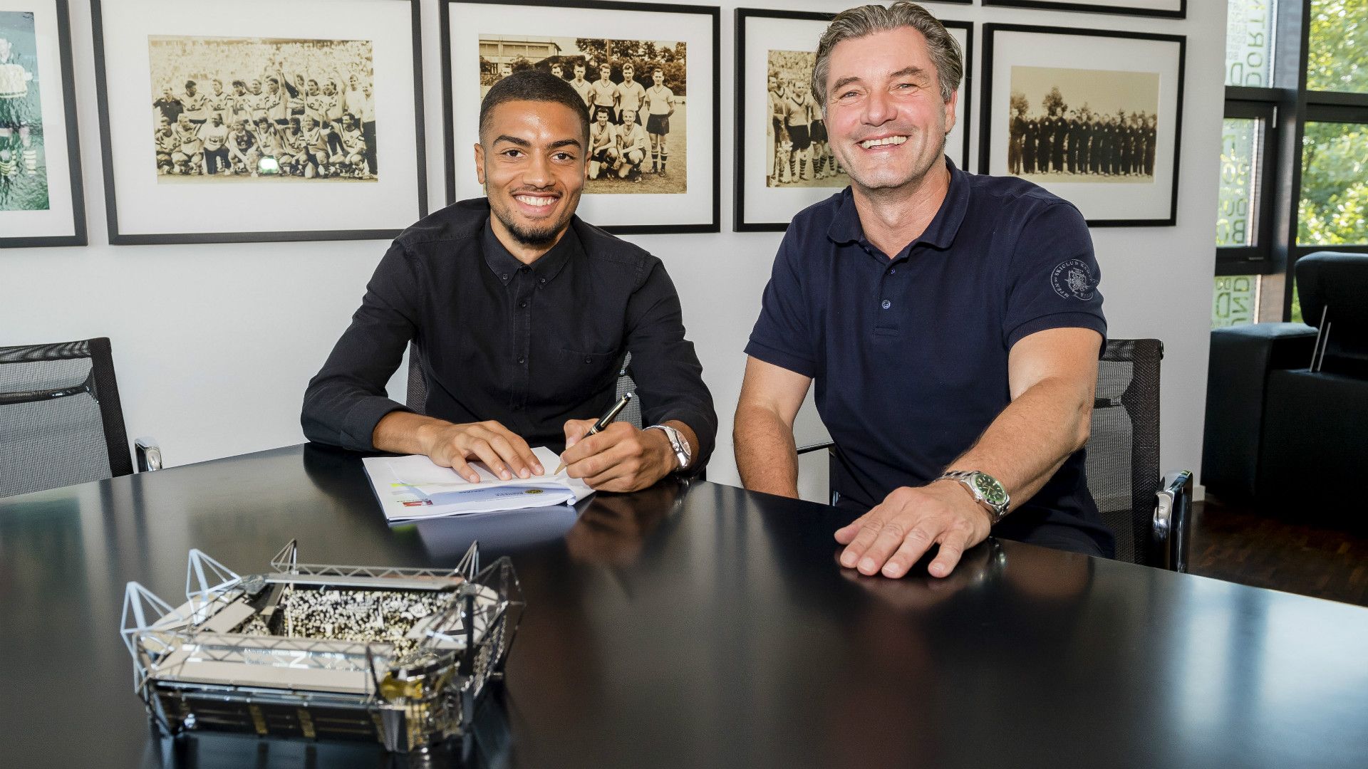 Jeremy Toljan Borussia Dortmund 30082017