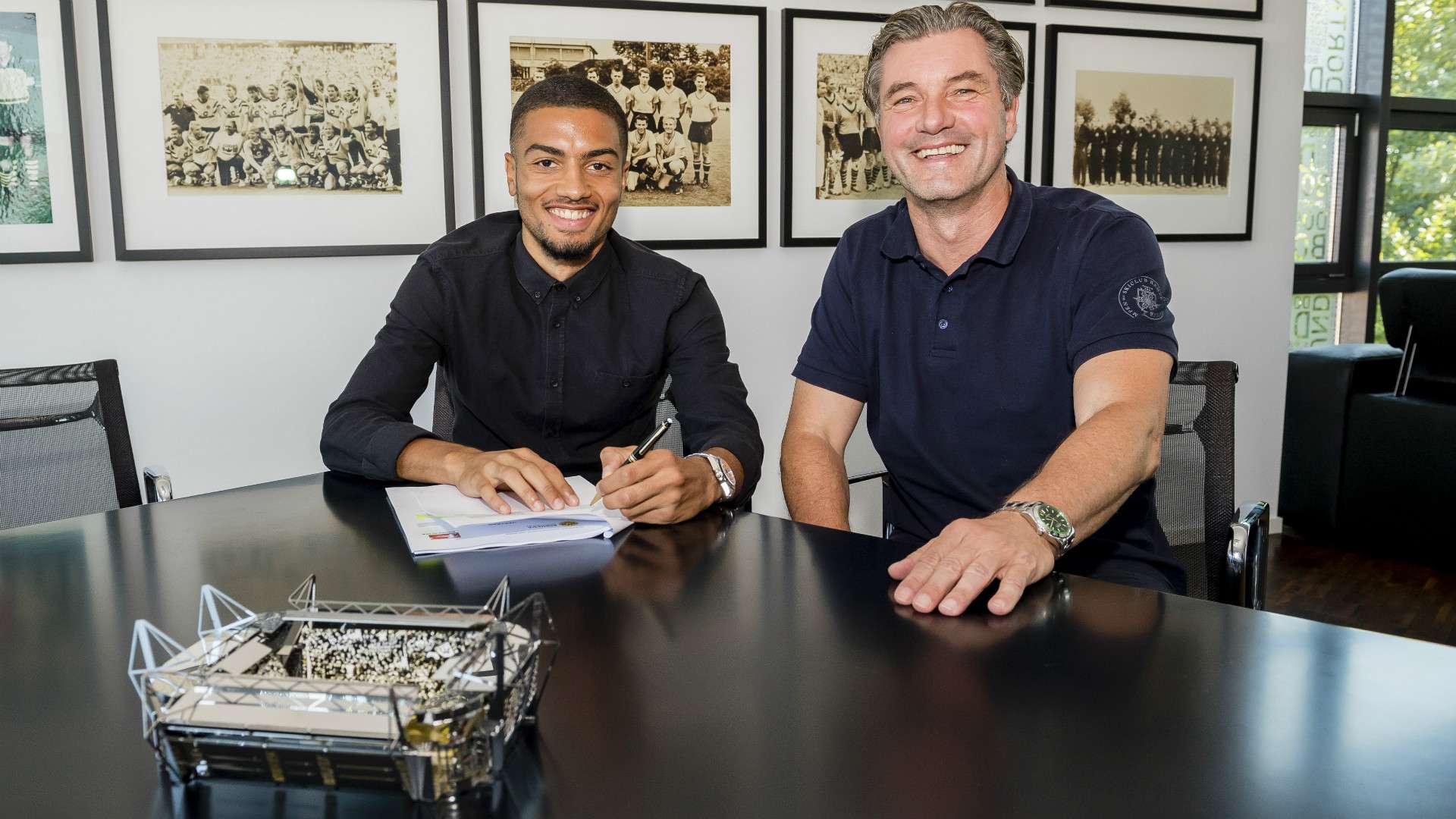 Jeremy Toljan Borussia Dortmund 30082017