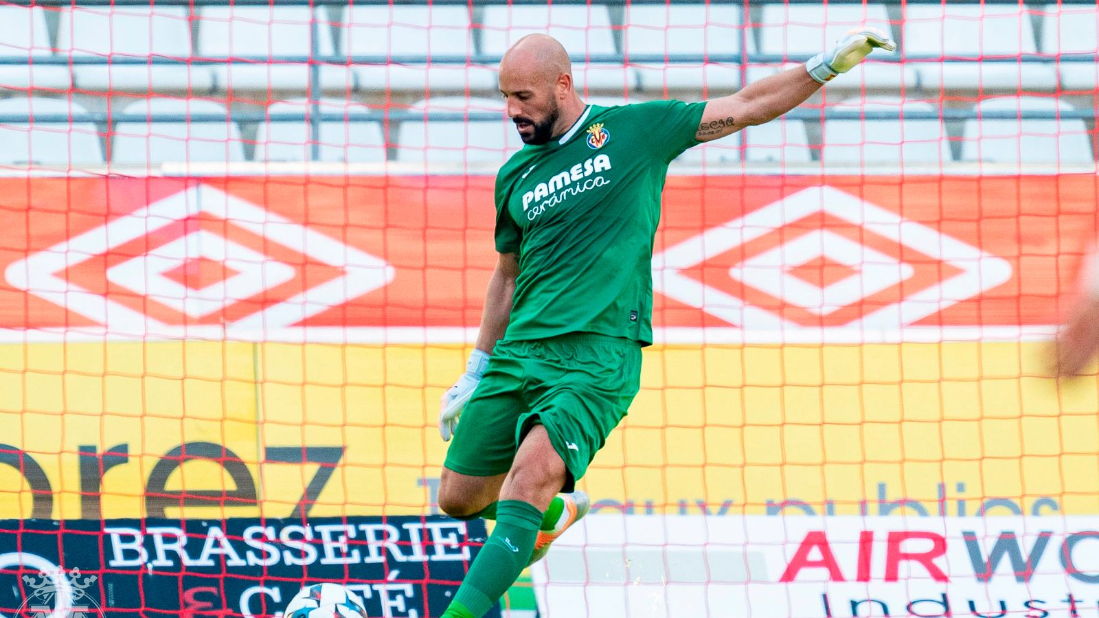 Pepe Reina Stade Reims vs. Villarreal