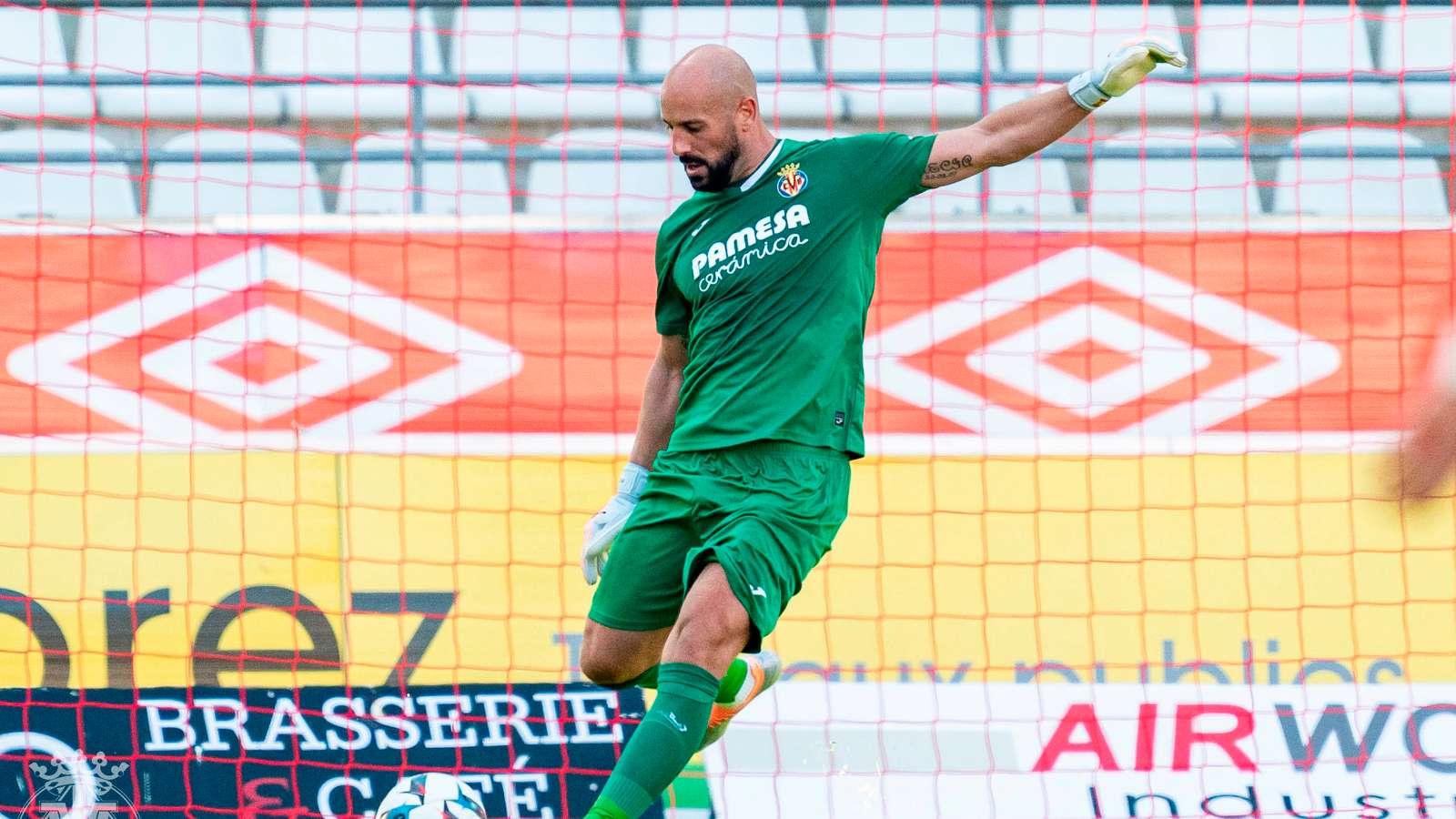 Pepe Reina Stade Reims vs. Villarreal