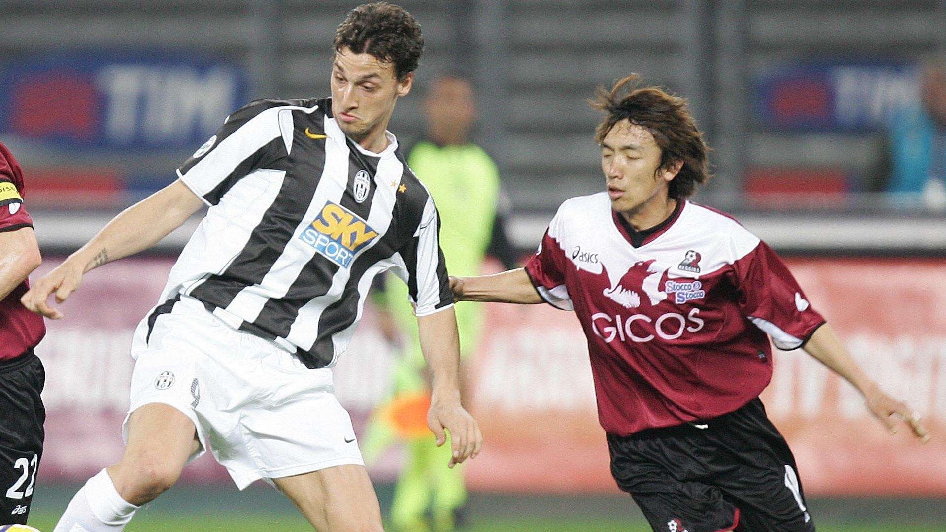 2022-10-18-2005-reggina-shunsuke-nakamura-juventus-ibrahimovic