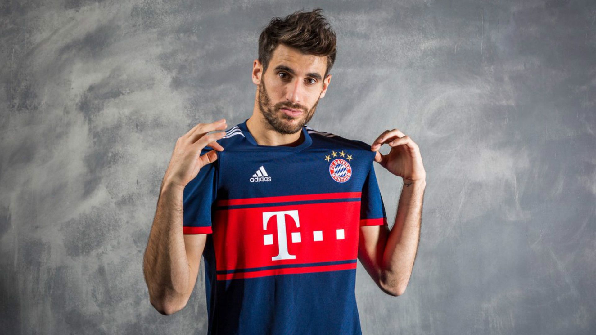 Bayern Munich away kit 17-18 Javi Martinez