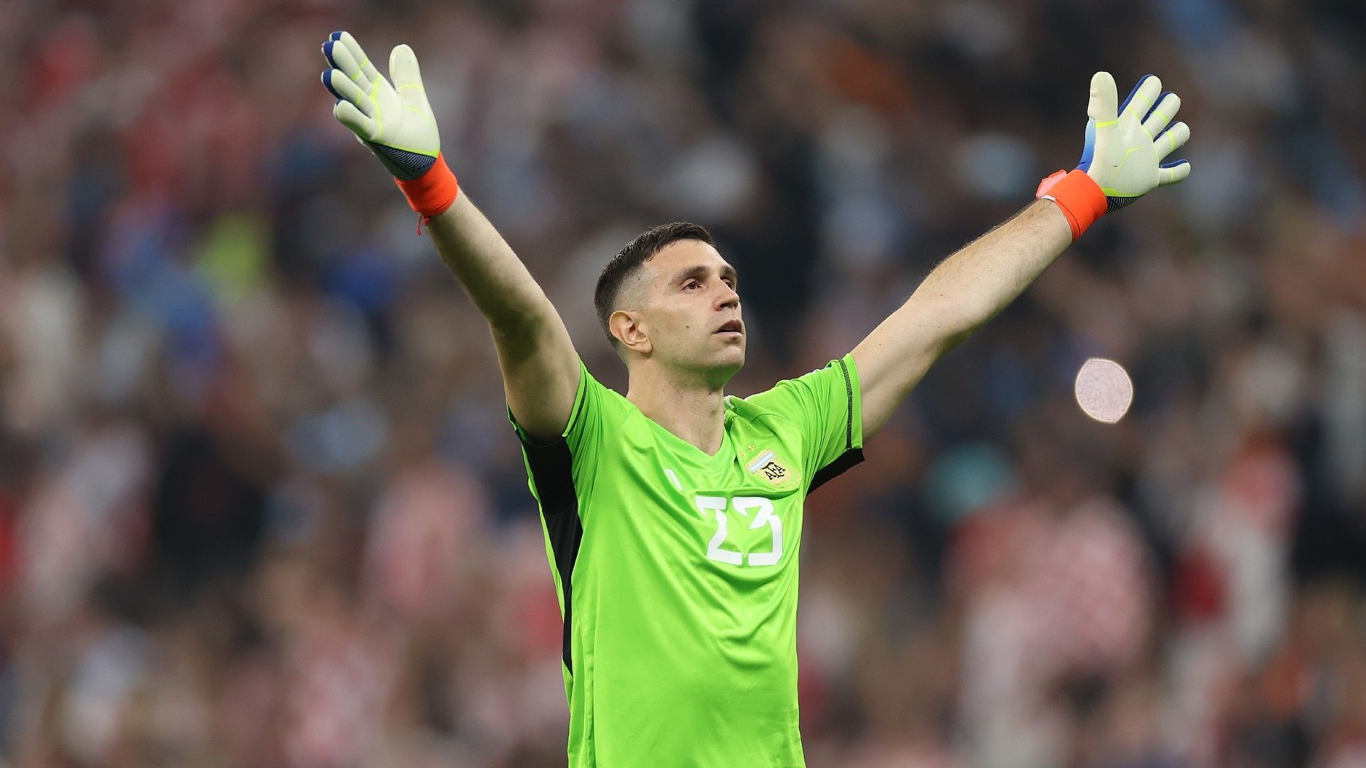 Dibu Martinez Desktop