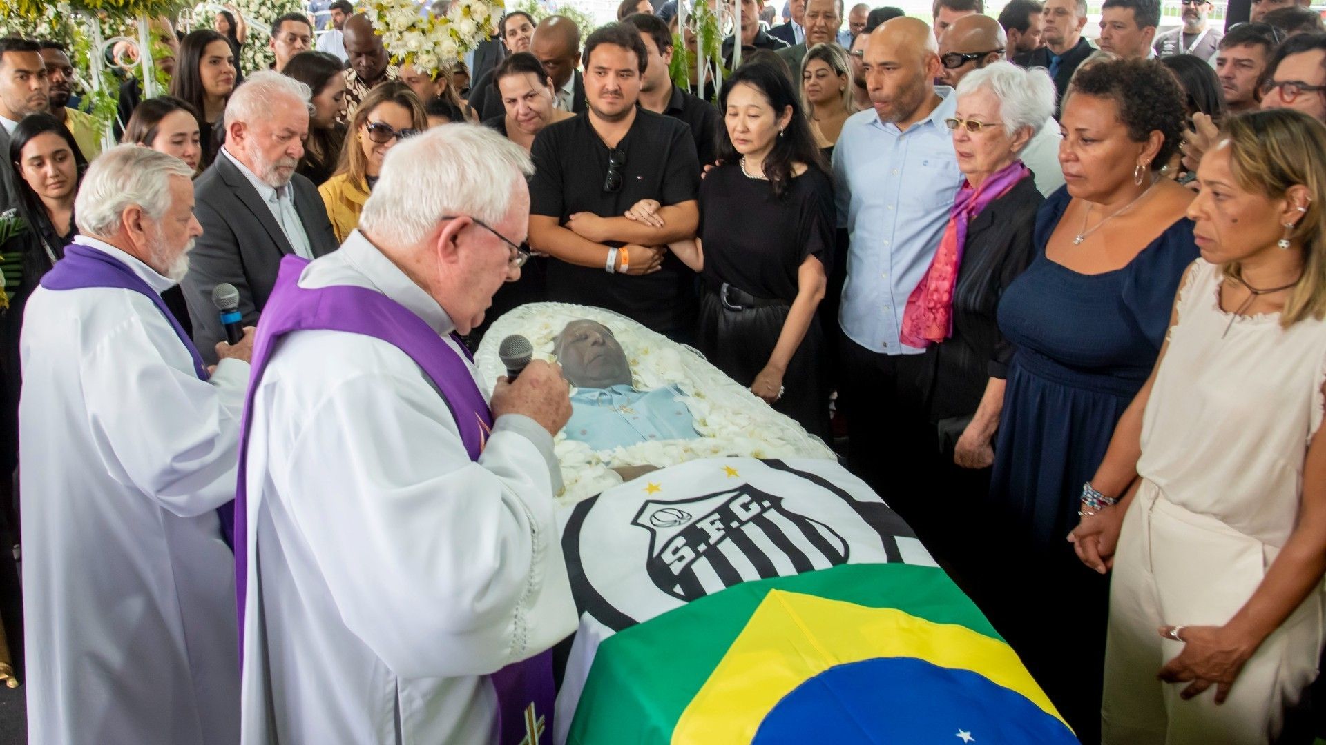 Benção Pelé enterro 03 01 2023