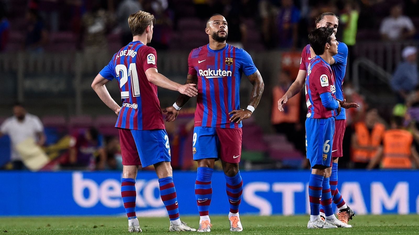 Frenkie de Jong Memphis Depay Riqui Puig Oscar Mingueza Barcelona 2022