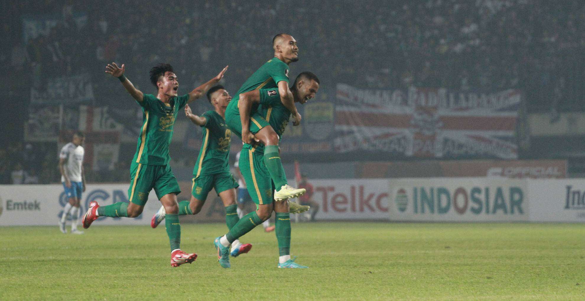 Leo Lelis & Dandi Maulana - Selebrasi Persebaya Surabaya (Piala Presiden 2022)