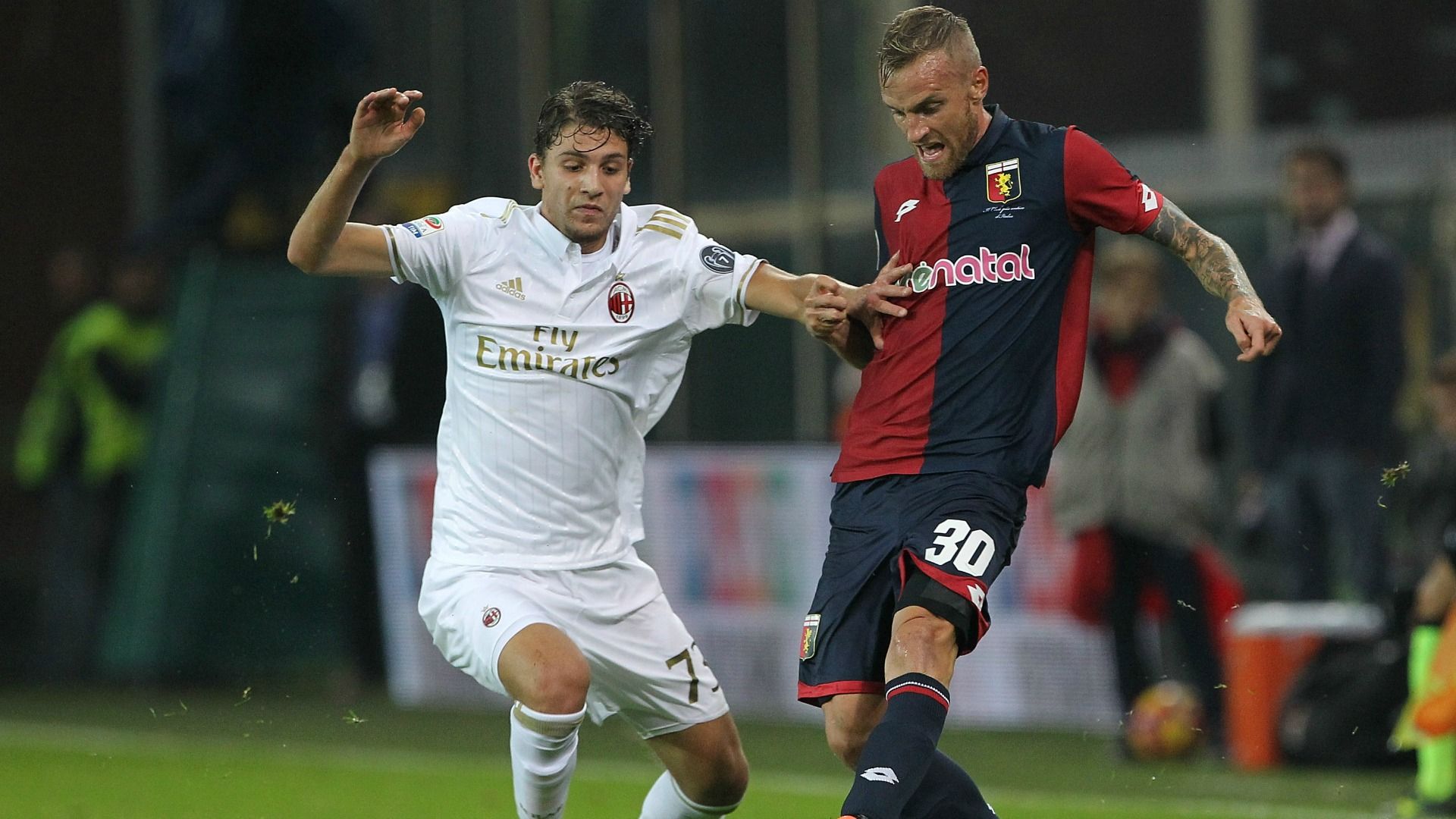 Manuel Locatelli Luca Rigoni Genoa Milan Serie A 25102016