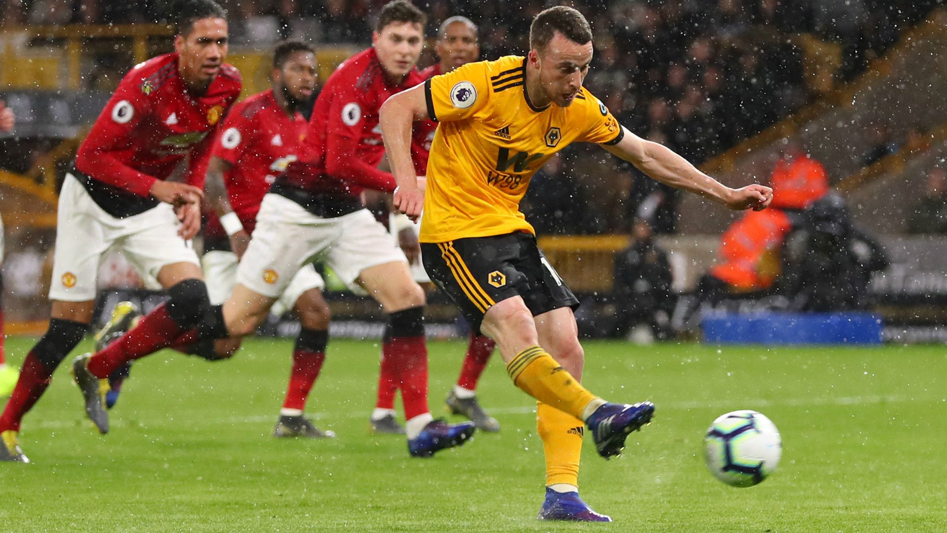 DIOGO JOTA WOLVERHAMPTON PREMIER LEAGUE 02042019 MU. tin MU. chuyển nhượng MU. lịch thi đấu MU. trực tiếp MU. link xem MU. Man Utd. Manchester United. MU nhắm tiền đạo Diogo Jota của Wolves. MU mua tiền đạo nào? Cử người theo dõi, MU sẵn sàng chi 50 triệu cho tiền đạo của Wolves.