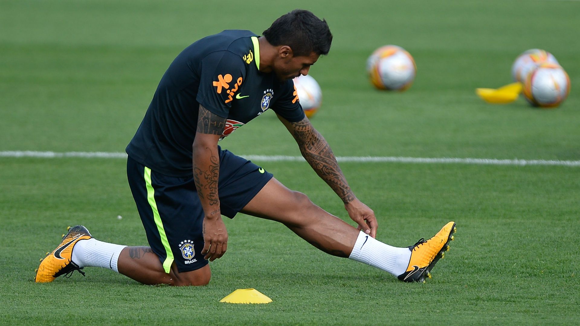 Paulinho Seleção Brasil treino 02 10 2017