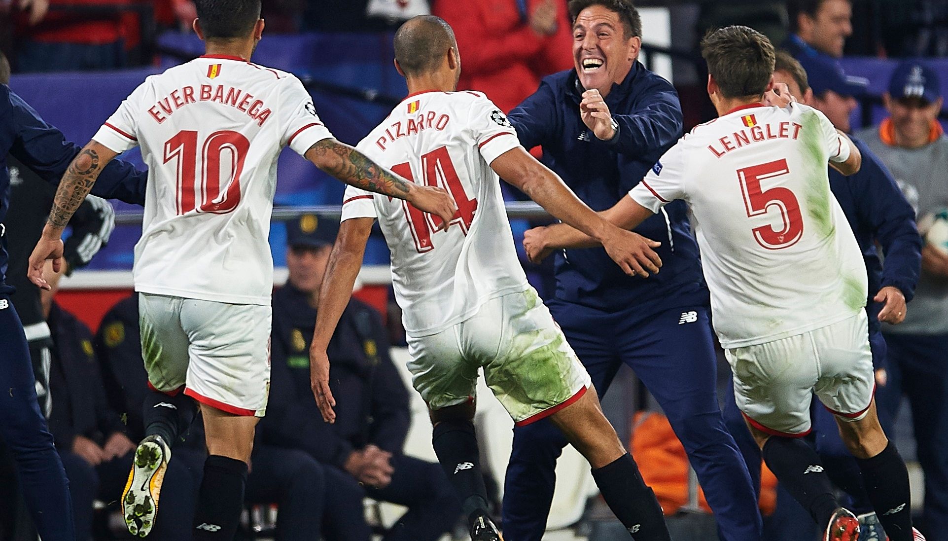 Goal Celebration Guido Pizarro Eduardo Berizzo Sevilla Liverpool UEFA Champions League 21112017