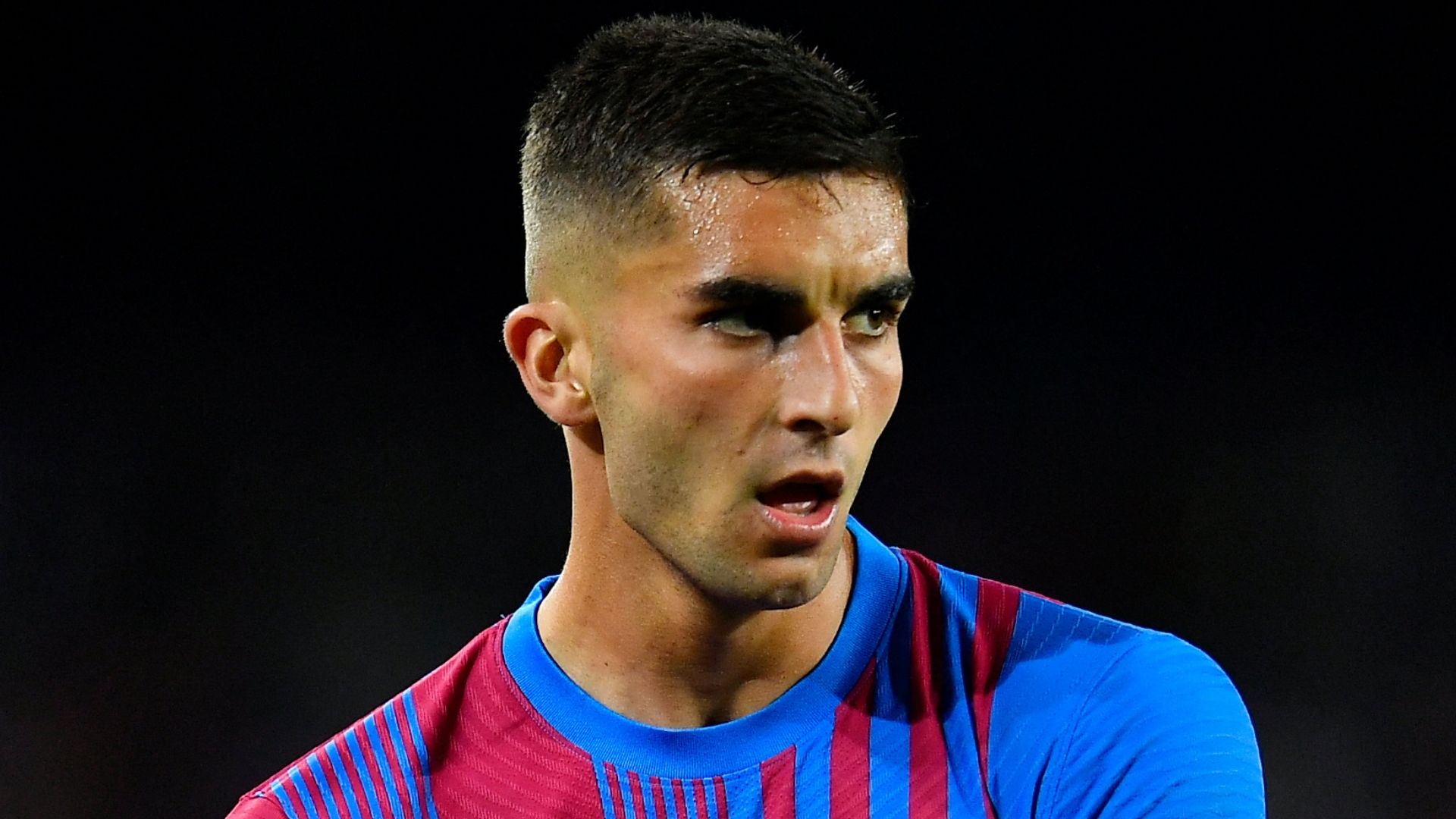 Ferran Torres, Barcelona, 2021-22