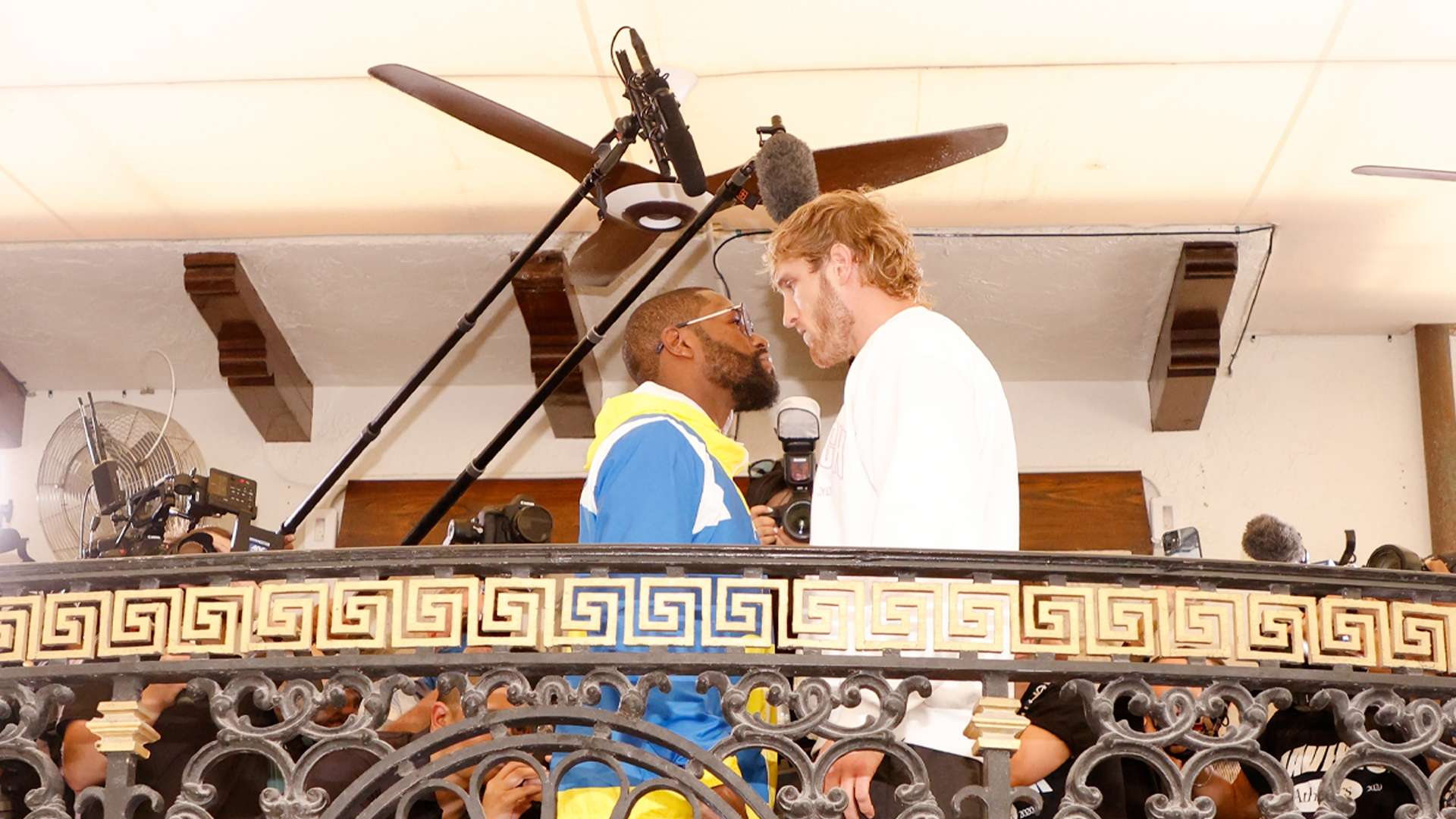 floyd mayweather logan paul 2021 box tv live-stream heute