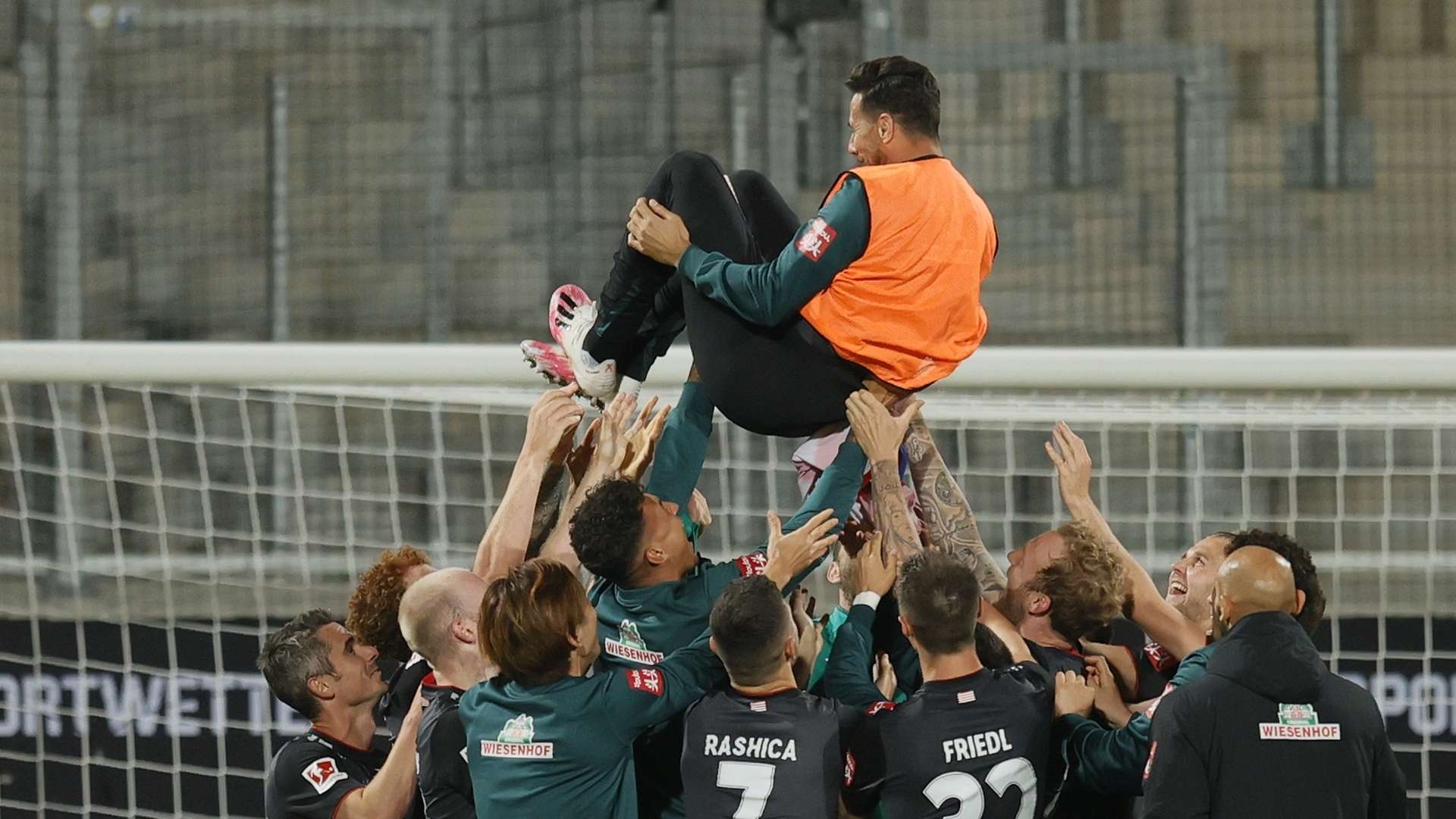 20200706_Bremen_Claudio Pizarro