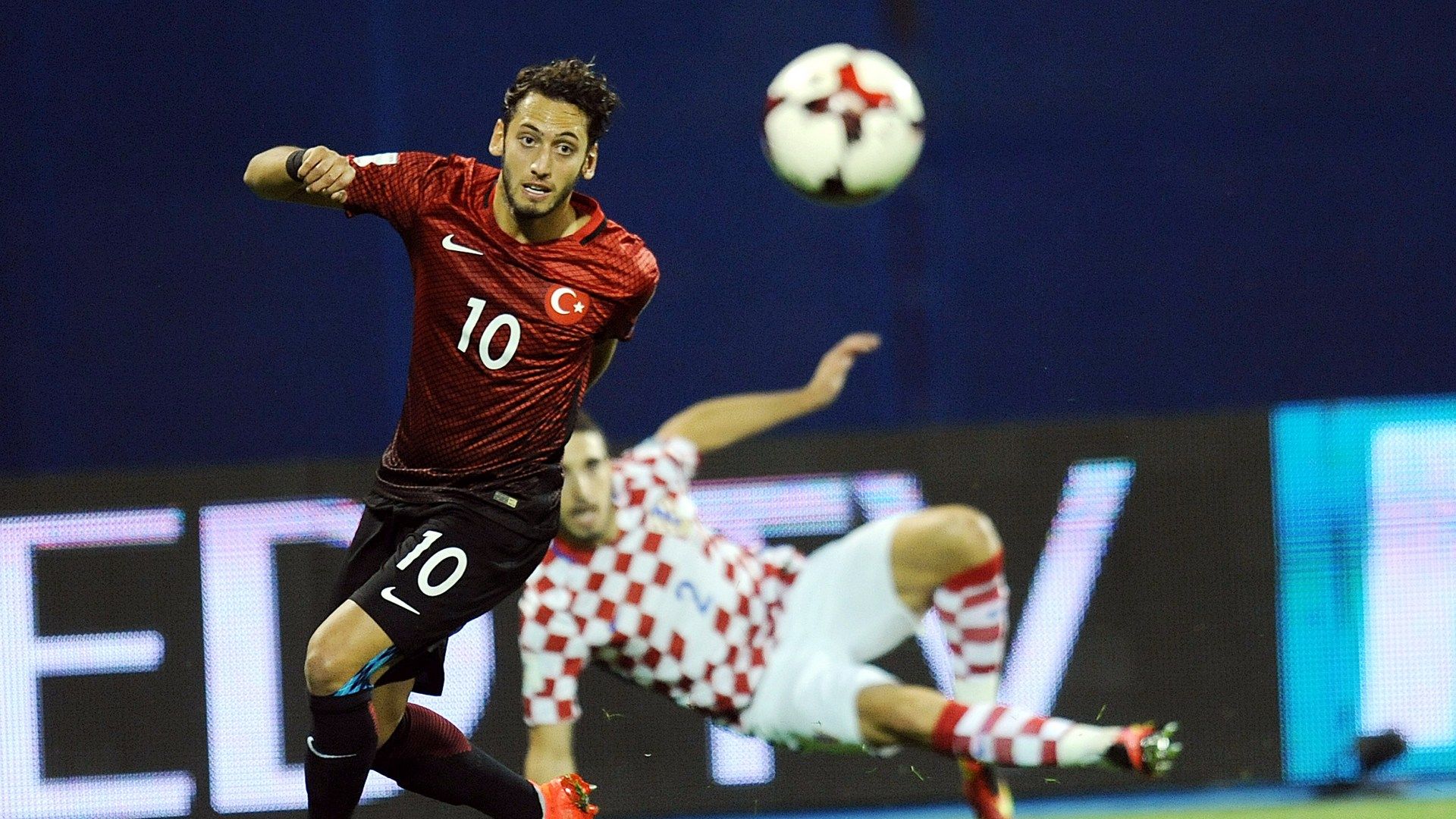 Hakan calhanoglu Turkey 0905016
