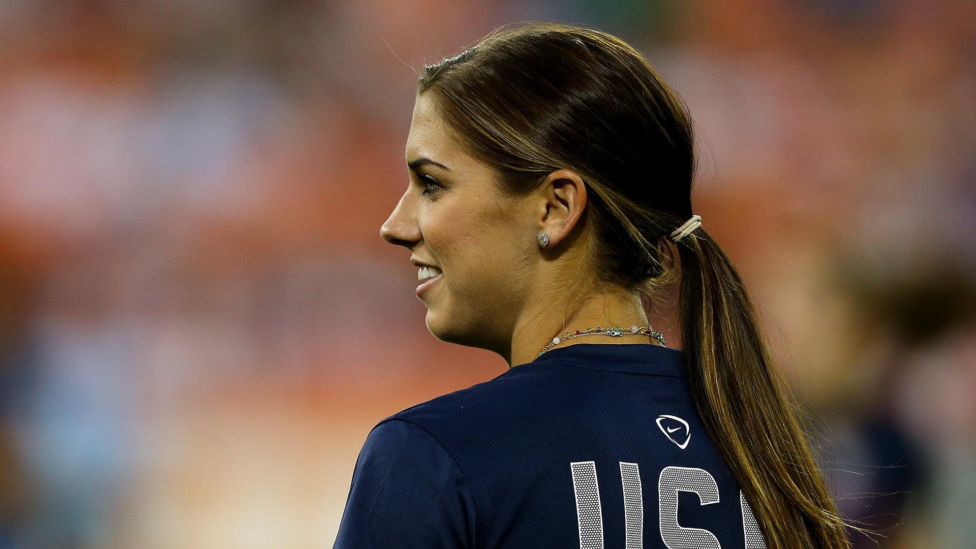 Alex Morgan USA 09032013