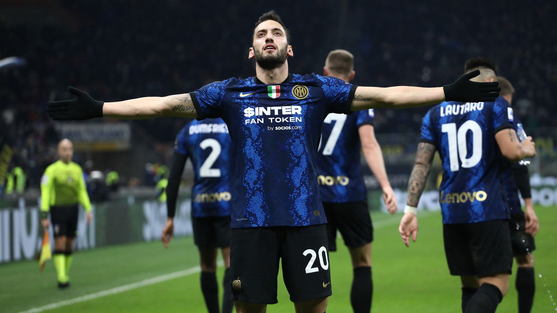 Hakan Calhanoglu Inter Cagliari Serie A