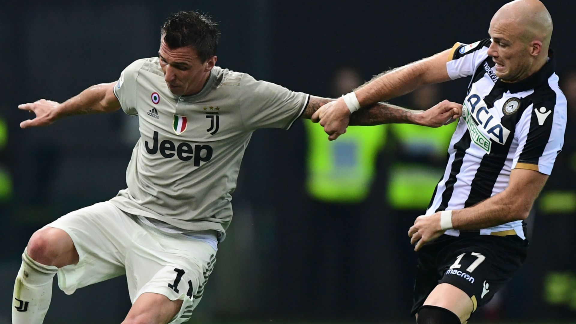 Nuytinck Mandzukic Udinese Juventus Serie A