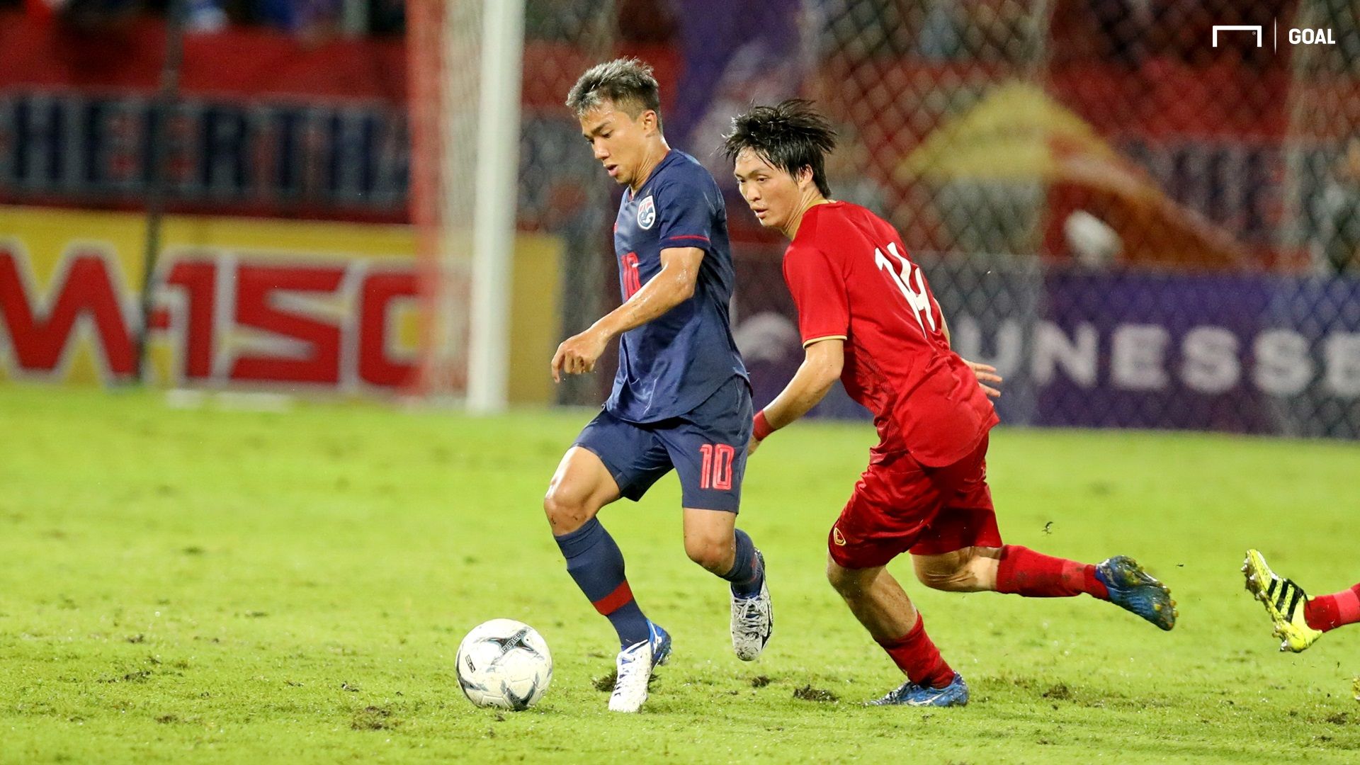 Chanathip Songkrasin Nguyen Tuan Anh Thailand vs Vietnam 2022 FIFA World Cup qualification
