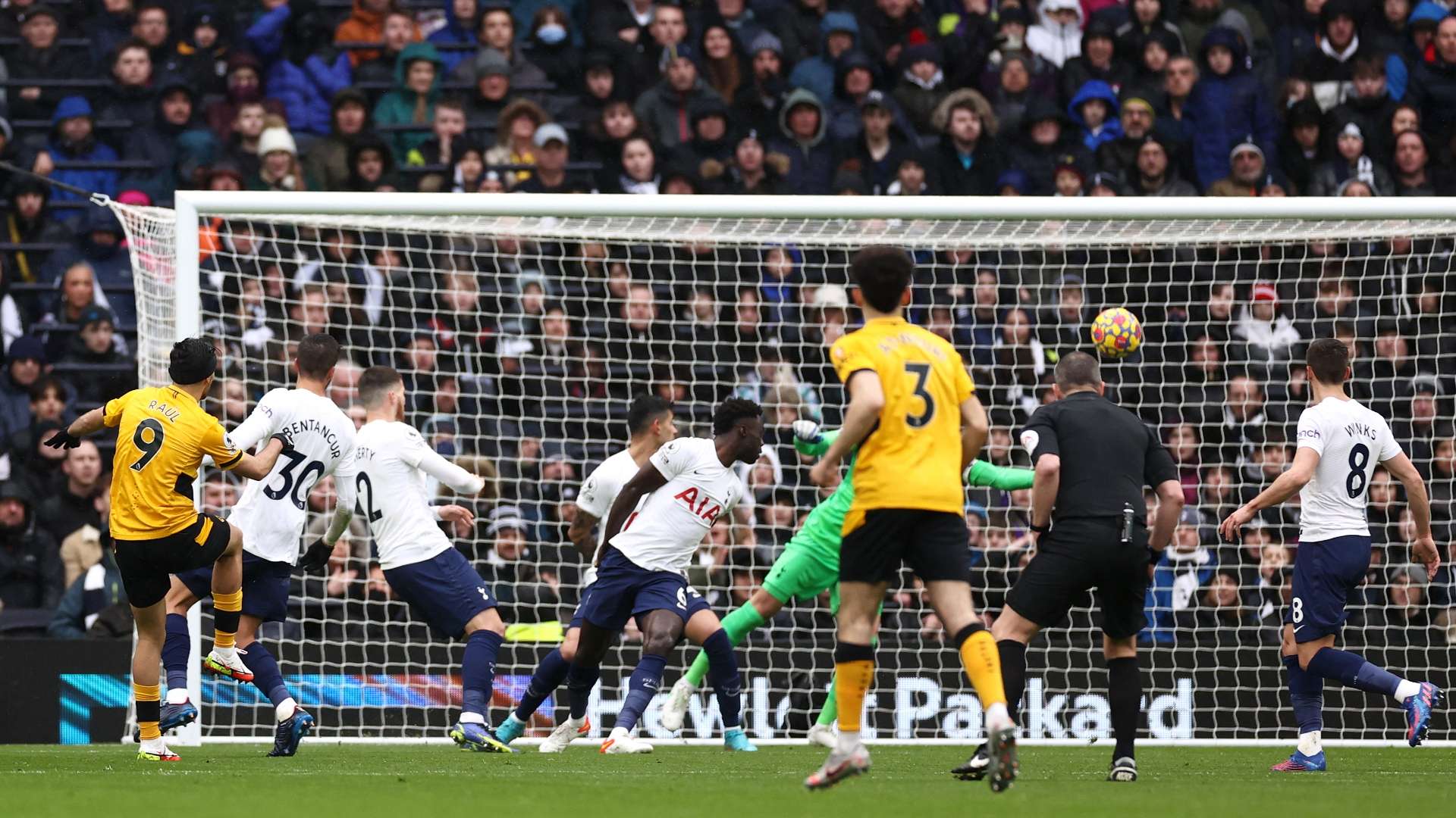 Raúl Jiménez Wolves Tottenham golazo