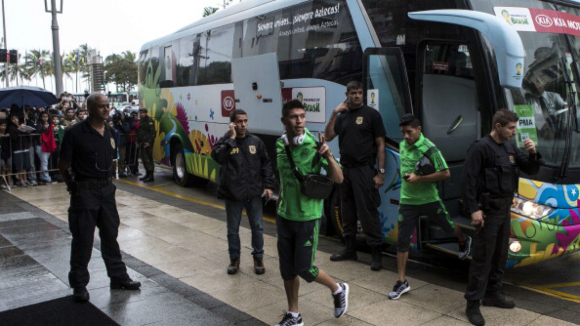 Autobus Seleccion Mexico Brasil 2014