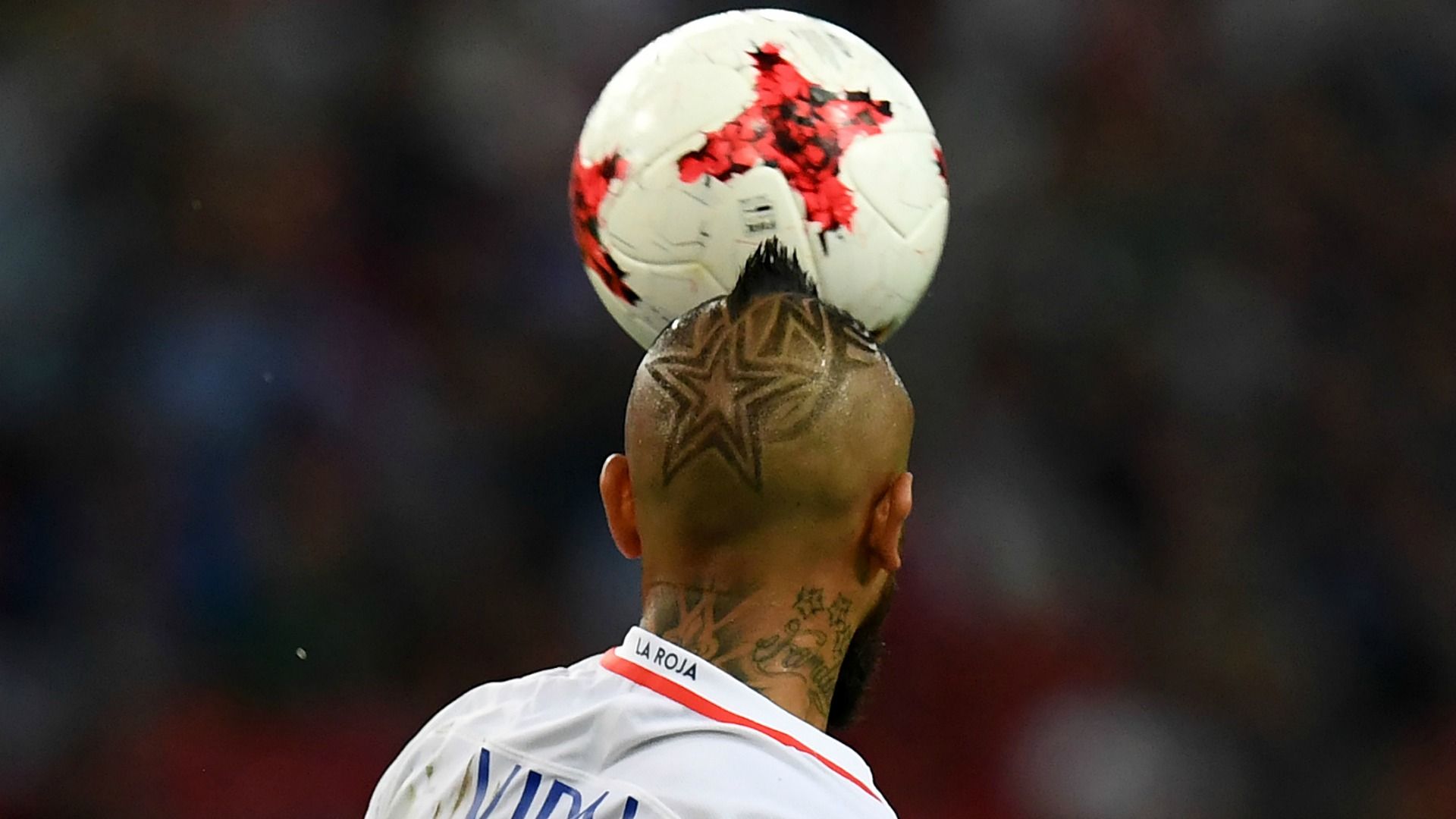 Arturo Vidal Chile Cameroon 180617