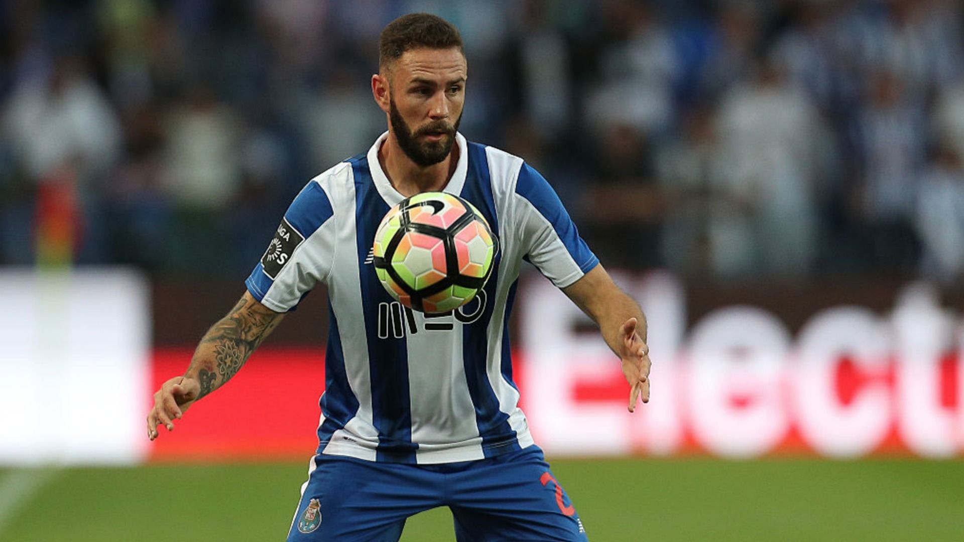 Miguel Layún Porto 251016